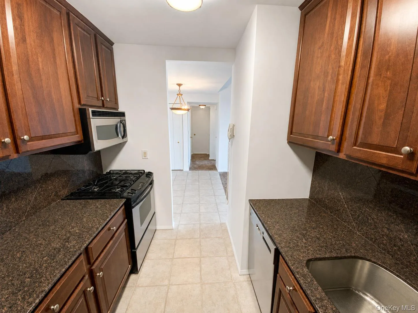 27110 Grand Central Parkway, New York, NY, 1 Bedroom Bedrooms, 4 Rooms Rooms,1 BathroomBathrooms,Residential,For Rent,Grand Central,0,958937 27110 Grand Central Parkway, New York, NY, 1 Bedroom Bedrooms, 4 Rooms Rooms,1 BathroomBathrooms,Residential,For Rent,Grand Central,0,958937