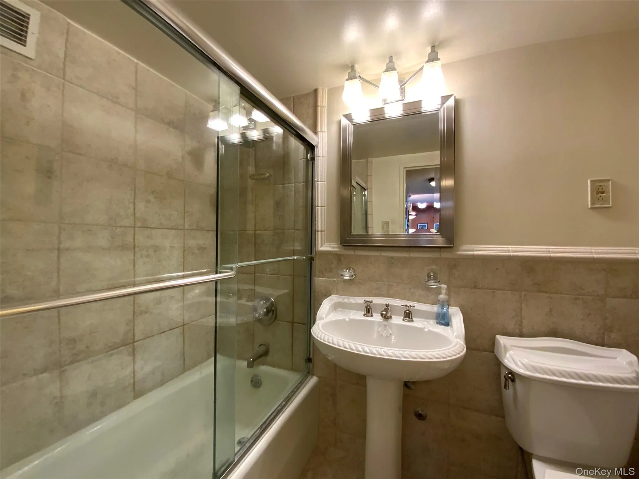 27110 Grand Central Parkway, New York, NY, 1 Bedroom Bedrooms, 4 Rooms Rooms,1 BathroomBathrooms,Residential,For Rent,Grand Central,0,958937 27110 Grand Central Parkway, New York, NY, 1 Bedroom Bedrooms, 4 Rooms Rooms,1 BathroomBathrooms,Residential,For Rent,Grand Central,0,958937