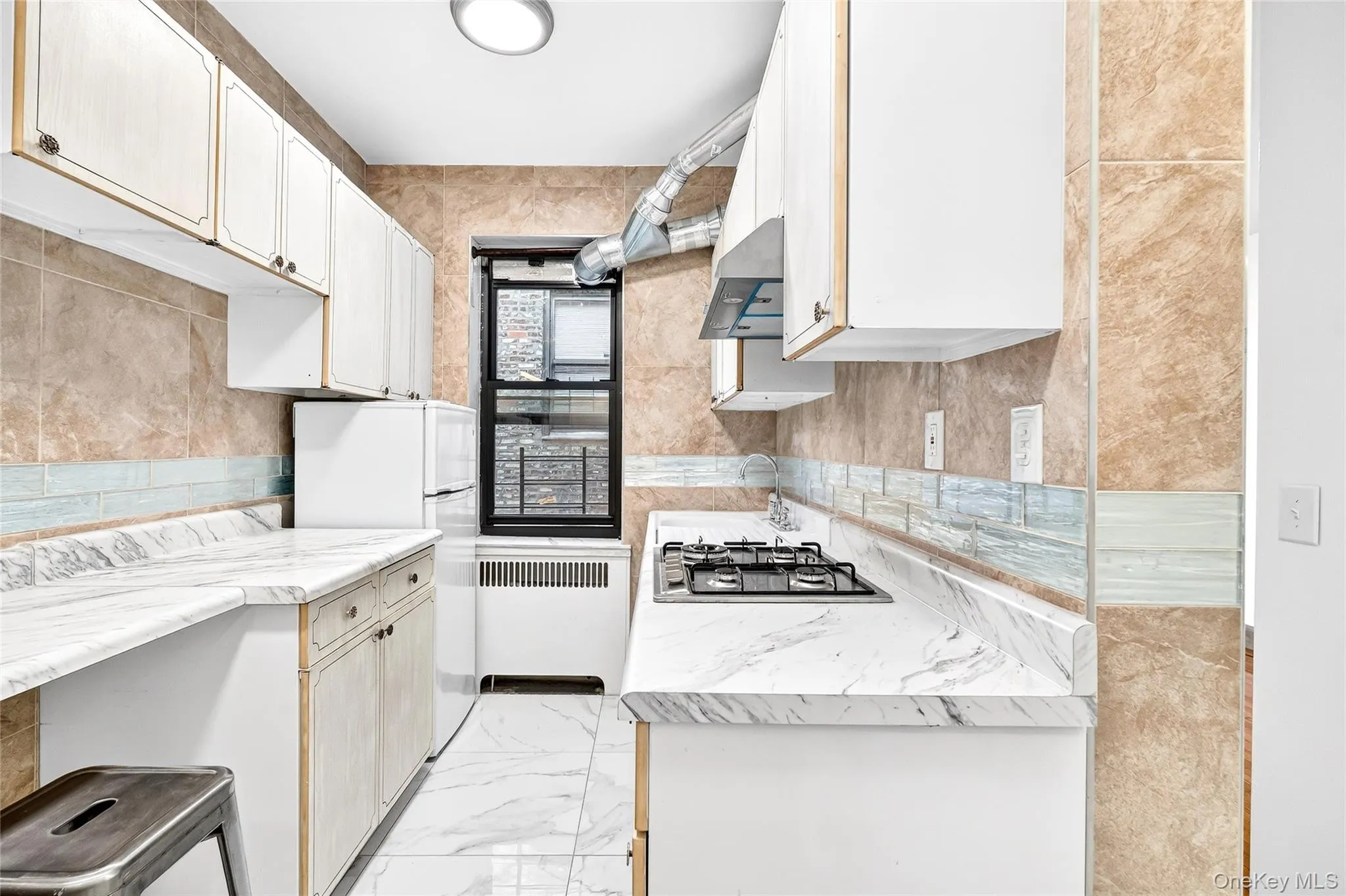 495 East 178 street, New York, NY, 2 Bedrooms Bedrooms, 4 Rooms Rooms,1 BathroomBathrooms,Residential Sale,For Rent,178 street,0,958941 495 East 178 street, New York, NY, 2 Bedrooms Bedrooms, 4 Rooms Rooms,1 BathroomBathrooms,Residential Sale,For Rent,178 street,0,958941