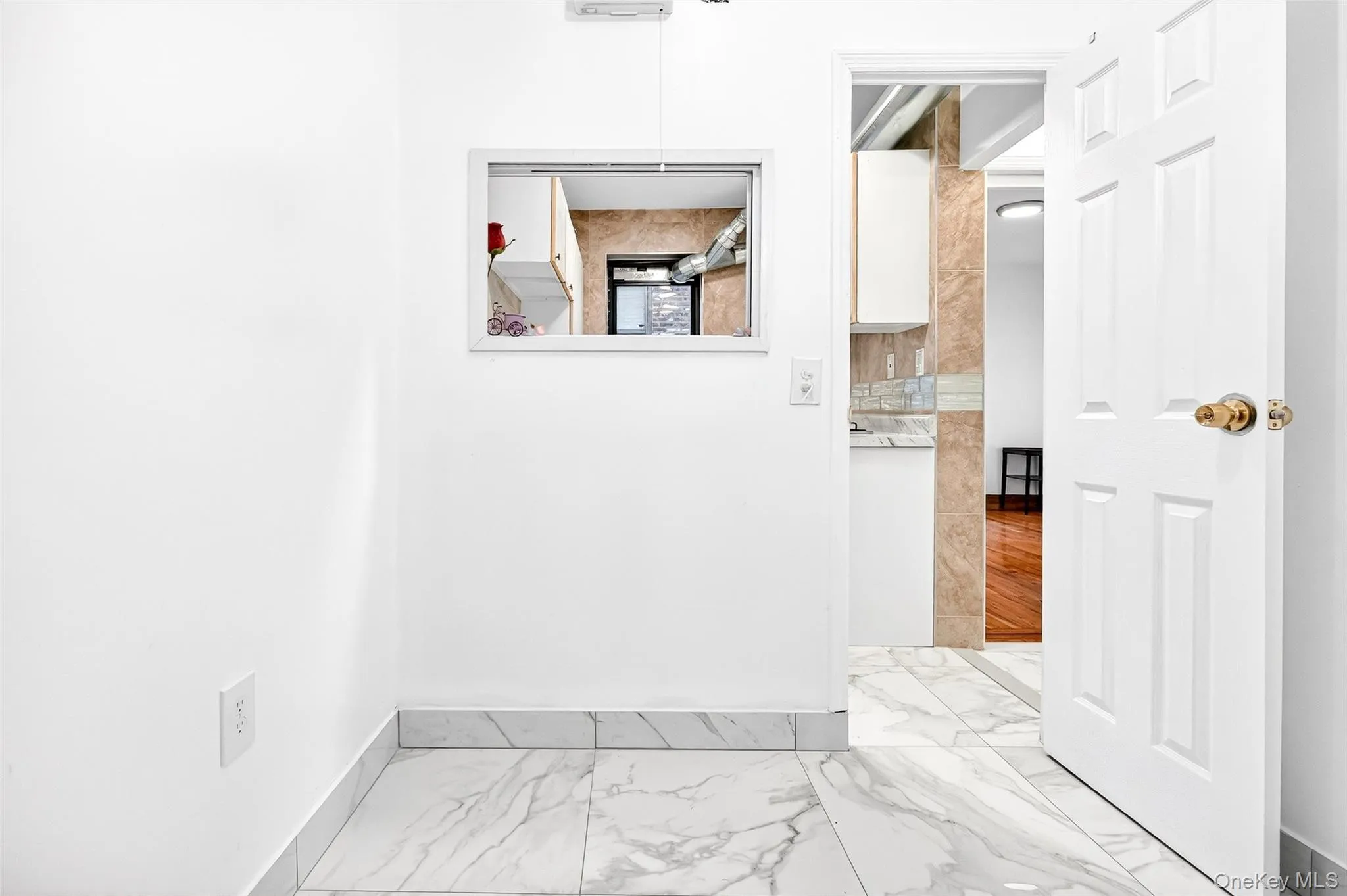 495 East 178 street, New York, NY, 2 Bedrooms Bedrooms, 4 Rooms Rooms,1 BathroomBathrooms,Residential Sale,For Rent,178 street,0,958941 495 East 178 street, New York, NY, 2 Bedrooms Bedrooms, 4 Rooms Rooms,1 BathroomBathrooms,Residential Sale,For Rent,178 street,0,958941