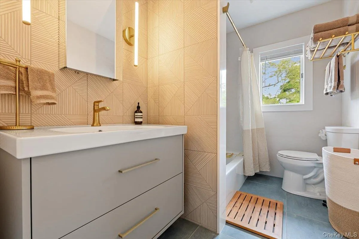 13 Colonial Lane, Brookhaven, NY, 3 Bedrooms Bedrooms, 7 Rooms Rooms,2 BathroomsBathrooms,Residential Lease,For Rent,Colonial,0,958949 13 Colonial Lane, Brookhaven, NY, 3 Bedrooms Bedrooms, 7 Rooms Rooms,2 BathroomsBathrooms,Residential Lease,For Rent,Colonial,0,958949