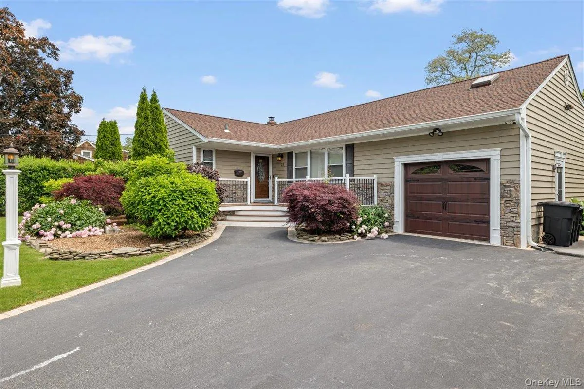 13 Colonial Lane, Brookhaven, NY, 3 Bedrooms Bedrooms, 7 Rooms Rooms,3 BathroomsBathrooms,Residential Lease,For Rent,Colonial,0,958949 13 Colonial Lane, Brookhaven, NY, 3 Bedrooms Bedrooms, 7 Rooms Rooms,3 BathroomsBathrooms,Residential Lease,For Rent,Colonial,0,958949