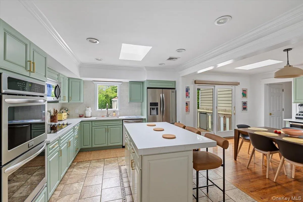 13 Colonial Lane, Brookhaven, NY, 3 Bedrooms Bedrooms, 7 Rooms Rooms,3 BathroomsBathrooms,Residential Lease,For Rent,Colonial,0,958949 13 Colonial Lane, Brookhaven, NY, 3 Bedrooms Bedrooms, 7 Rooms Rooms,3 BathroomsBathrooms,Residential Lease,For Rent,Colonial,0,958949