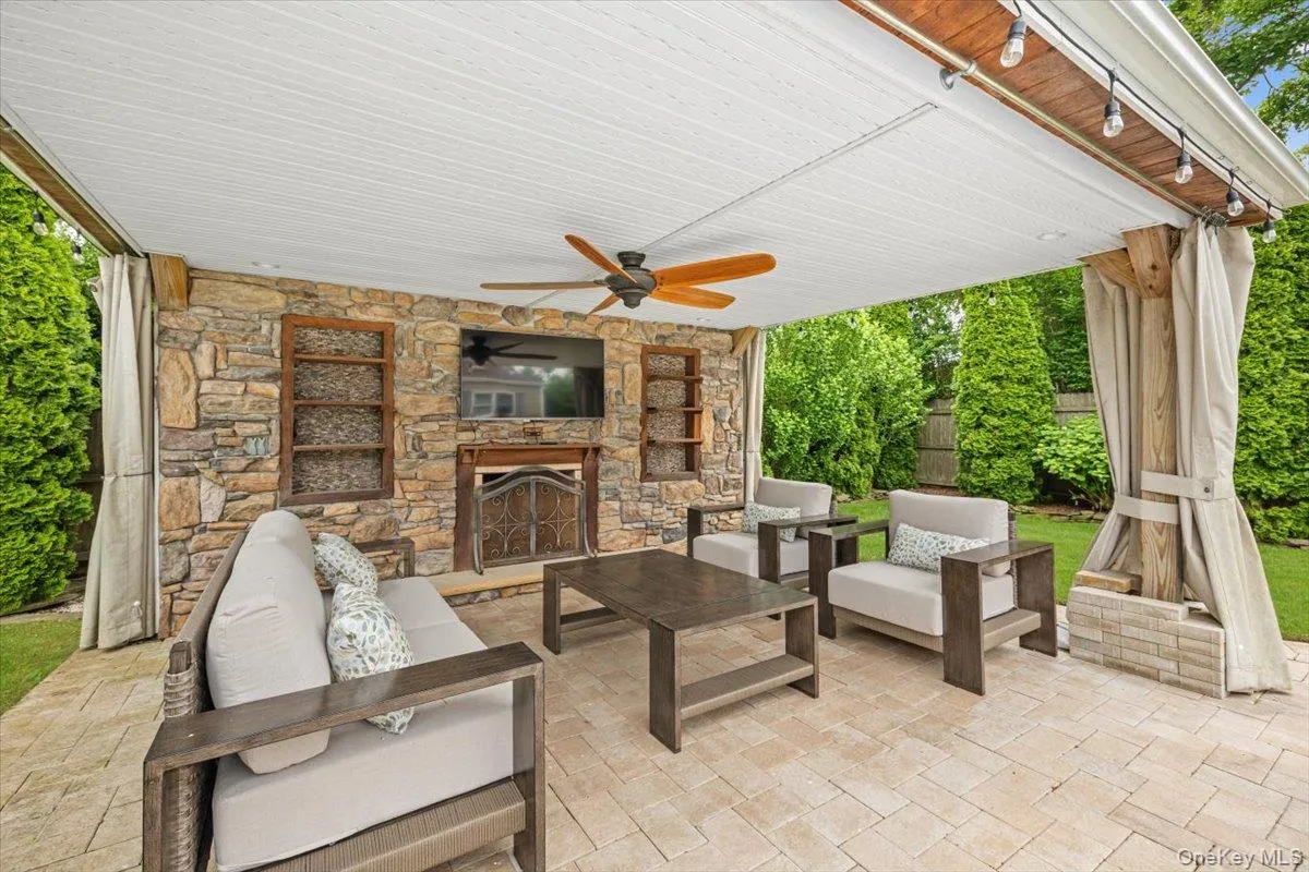 13 Colonial Lane, Brookhaven, NY, 3 Bedrooms Bedrooms, 7 Rooms Rooms,3 BathroomsBathrooms,Residential Lease,For Rent,Colonial,0,958949 13 Colonial Lane, Brookhaven, NY, 3 Bedrooms Bedrooms, 7 Rooms Rooms,3 BathroomsBathrooms,Residential Lease,For Rent,Colonial,0,958949