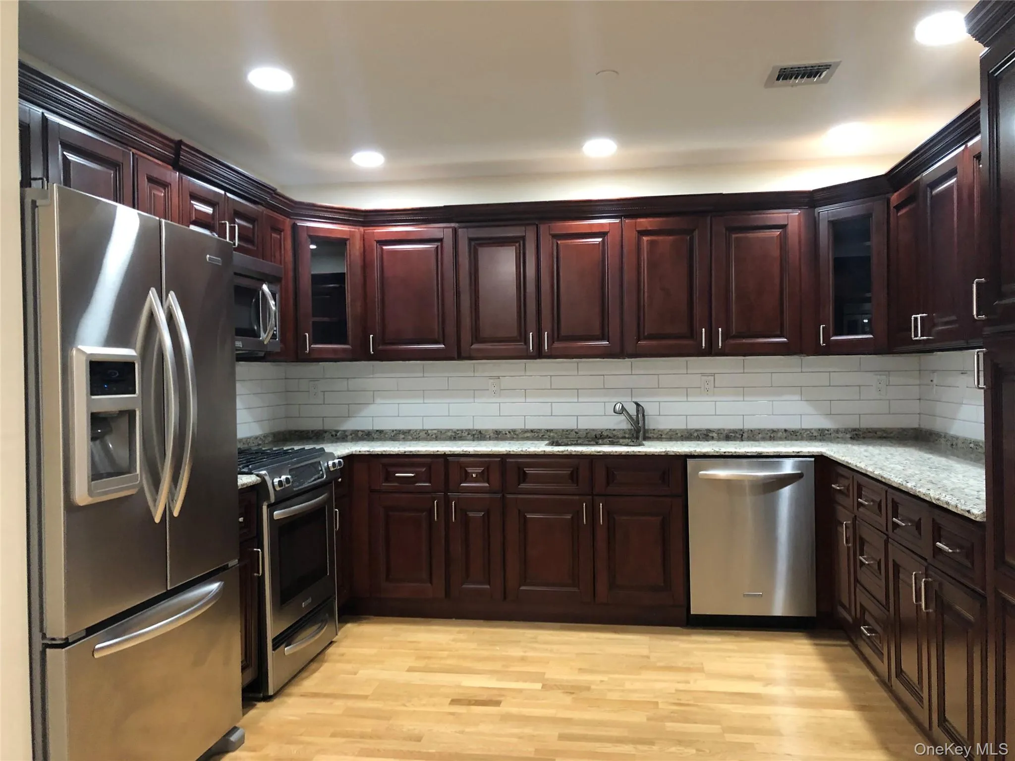 147 Main Street, North Hempstead, NY, 1 Bedroom Bedrooms, 4 Rooms Rooms,1 BathroomBathrooms,Residential Lease,For Rent,Main,0,958952 147 Main Street, North Hempstead, NY, 1 Bedroom Bedrooms, 4 Rooms Rooms,1 BathroomBathrooms,Residential Lease,For Rent,Main,0,958952