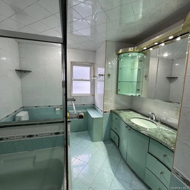 178-14 80th Drive, New York, NY, 3 Bedrooms Bedrooms, 6 Rooms Rooms,1 BathroomBathrooms,Residential Lease,For Rent,80th,0,958963 178-14 80th Drive, New York, NY, 3 Bedrooms Bedrooms, 6 Rooms Rooms,1 BathroomBathrooms,Residential Lease,For Rent,80th,0,958963