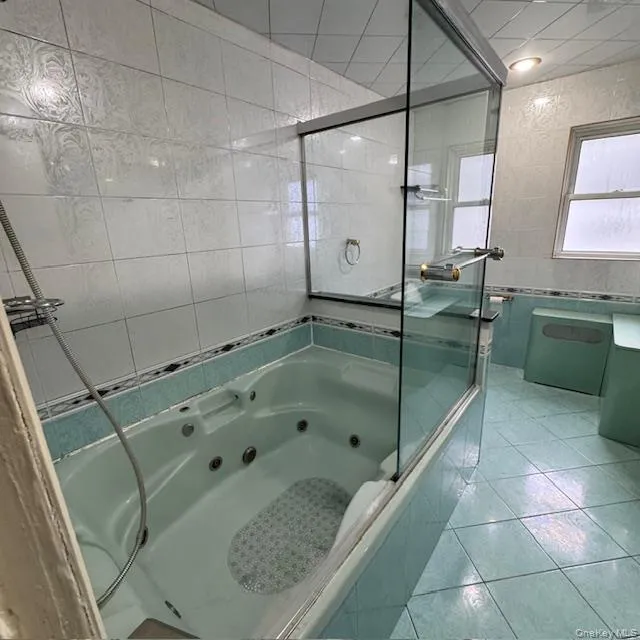 178-14 80th Drive, New York, NY, 3 Bedrooms Bedrooms, 6 Rooms Rooms,1 BathroomBathrooms,Residential Lease,For Rent,80th,0,958963 178-14 80th Drive, New York, NY, 3 Bedrooms Bedrooms, 6 Rooms Rooms,1 BathroomBathrooms,Residential Lease,For Rent,80th,0,958963