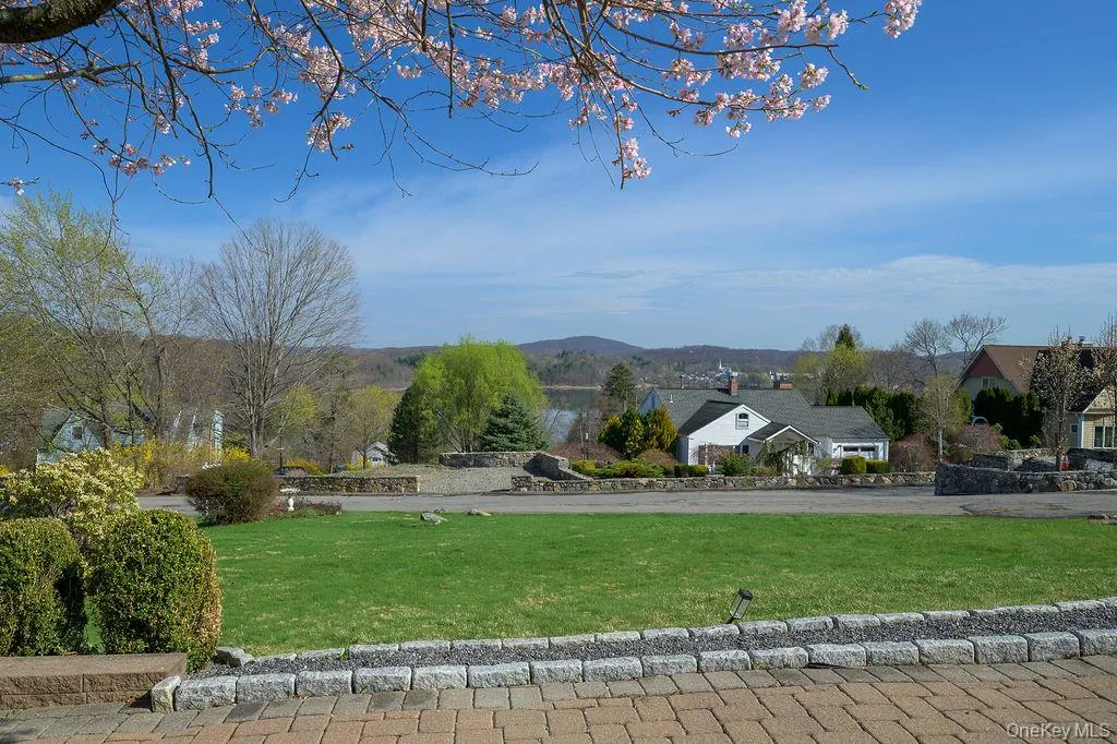 12 Leeside Road, Carmel, NY, 3 Bedrooms Bedrooms, 7 Rooms Rooms,3 BathroomsBathrooms,Residential Sale,For Rent,Leeside,0,958996 12 Leeside Road, Carmel, NY, 3 Bedrooms Bedrooms, 7 Rooms Rooms,3 BathroomsBathrooms,Residential Sale,For Rent,Leeside,0,958996
