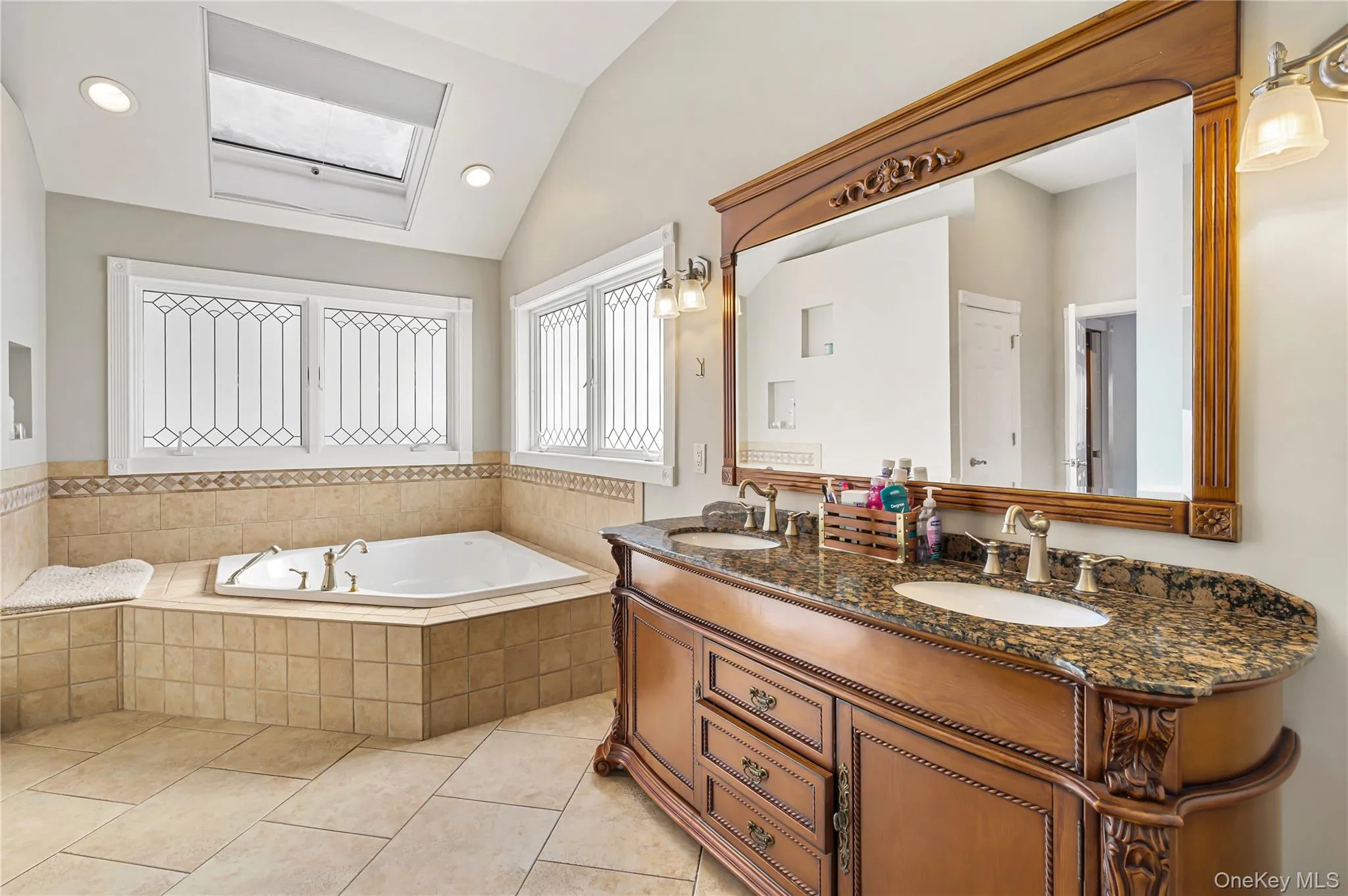 Master Bathroom Master Bathroom