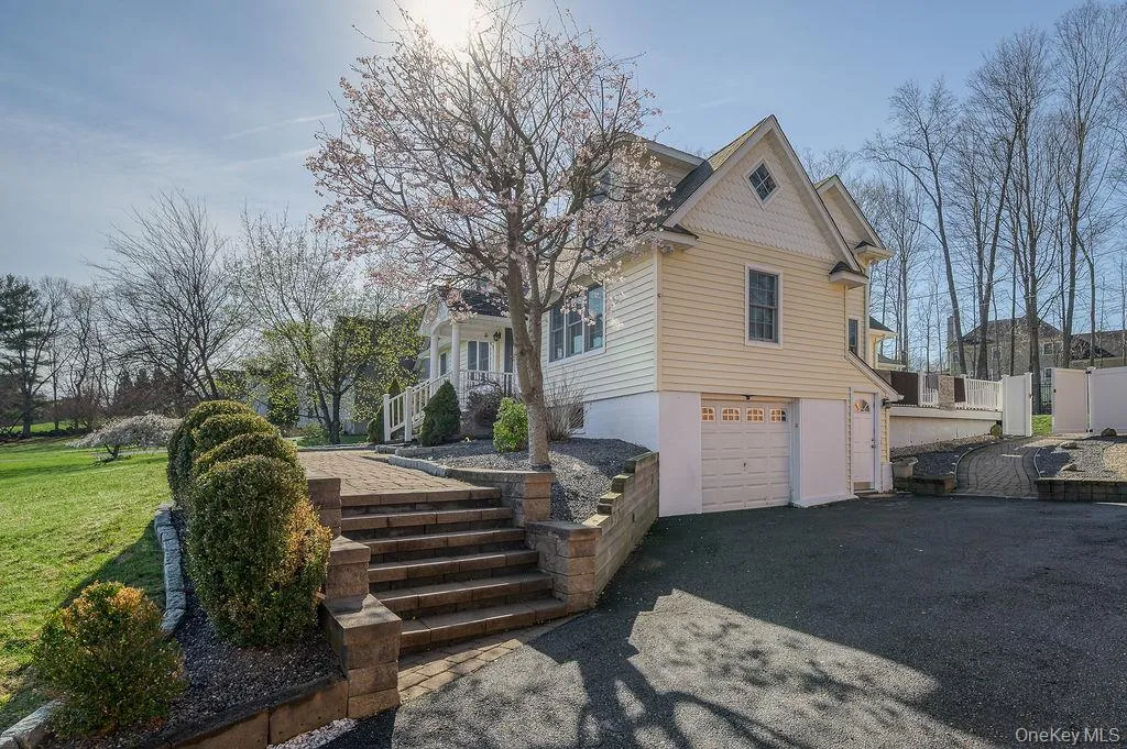 12 Leeside Road, Carmel, NY, 3 Bedrooms Bedrooms, 7 Rooms Rooms,3 BathroomsBathrooms,Residential Sale,For Rent,Leeside,0,958996 12 Leeside Road, Carmel, NY, 3 Bedrooms Bedrooms, 7 Rooms Rooms,3 BathroomsBathrooms,Residential Sale,For Rent,Leeside,0,958996
