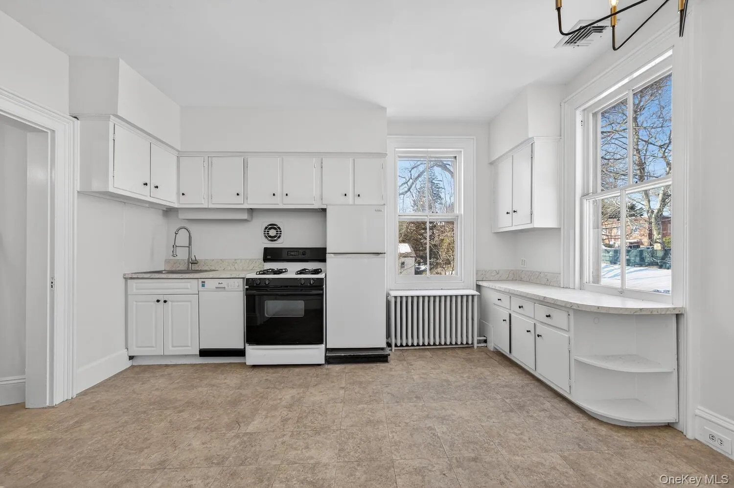 4 Parkview Terrace, Huntington, NY, 2 Bedrooms Bedrooms, 4 Rooms Rooms,1 BathroomBathrooms,Residential Lease,For Rent,Parkview,0,959000 4 Parkview Terrace, Huntington, NY, 2 Bedrooms Bedrooms, 4 Rooms Rooms,1 BathroomBathrooms,Residential Lease,For Rent,Parkview,0,959000