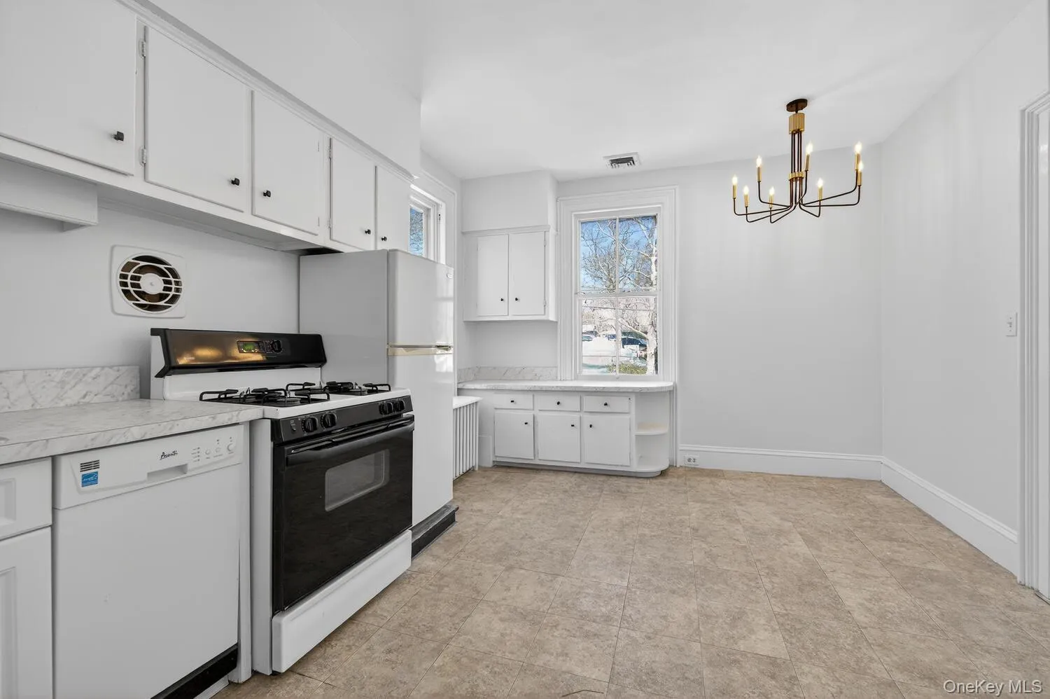 4 Parkview Terrace, Huntington, NY, 2 Bedrooms Bedrooms, 4 Rooms Rooms,1 BathroomBathrooms,Residential Lease,For Rent,Parkview,0,959000 4 Parkview Terrace, Huntington, NY, 2 Bedrooms Bedrooms, 4 Rooms Rooms,1 BathroomBathrooms,Residential Lease,For Rent,Parkview,0,959000