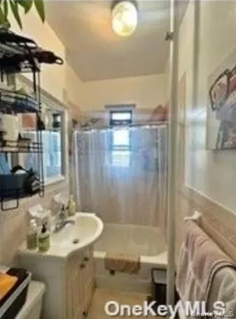 21-78 35 Street, New York, NY, 2 Bedrooms Bedrooms, 4 Rooms Rooms,1 BathroomBathrooms,Residential,For Rent,35,0,959006 21-78 35 Street, New York, NY, 2 Bedrooms Bedrooms, 4 Rooms Rooms,1 BathroomBathrooms,Residential,For Rent,35,0,959006