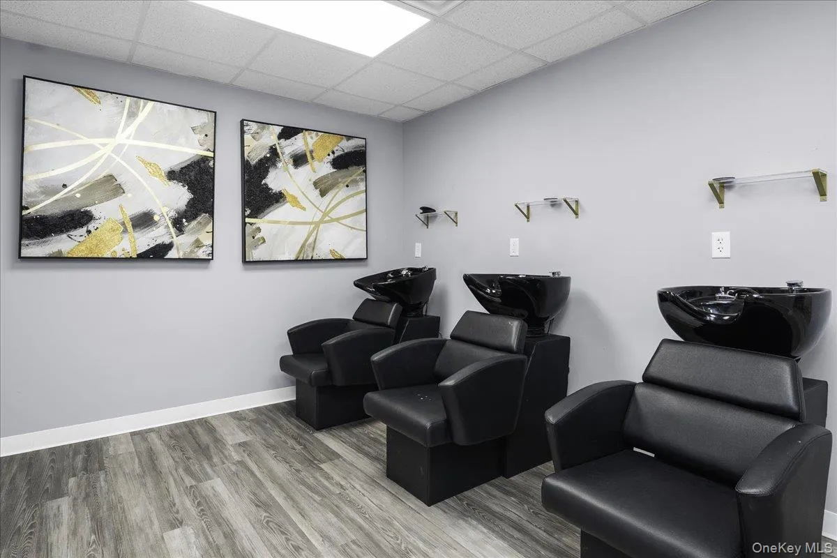 Hair wash station in current beauty suite Hair wash station in current beauty suite