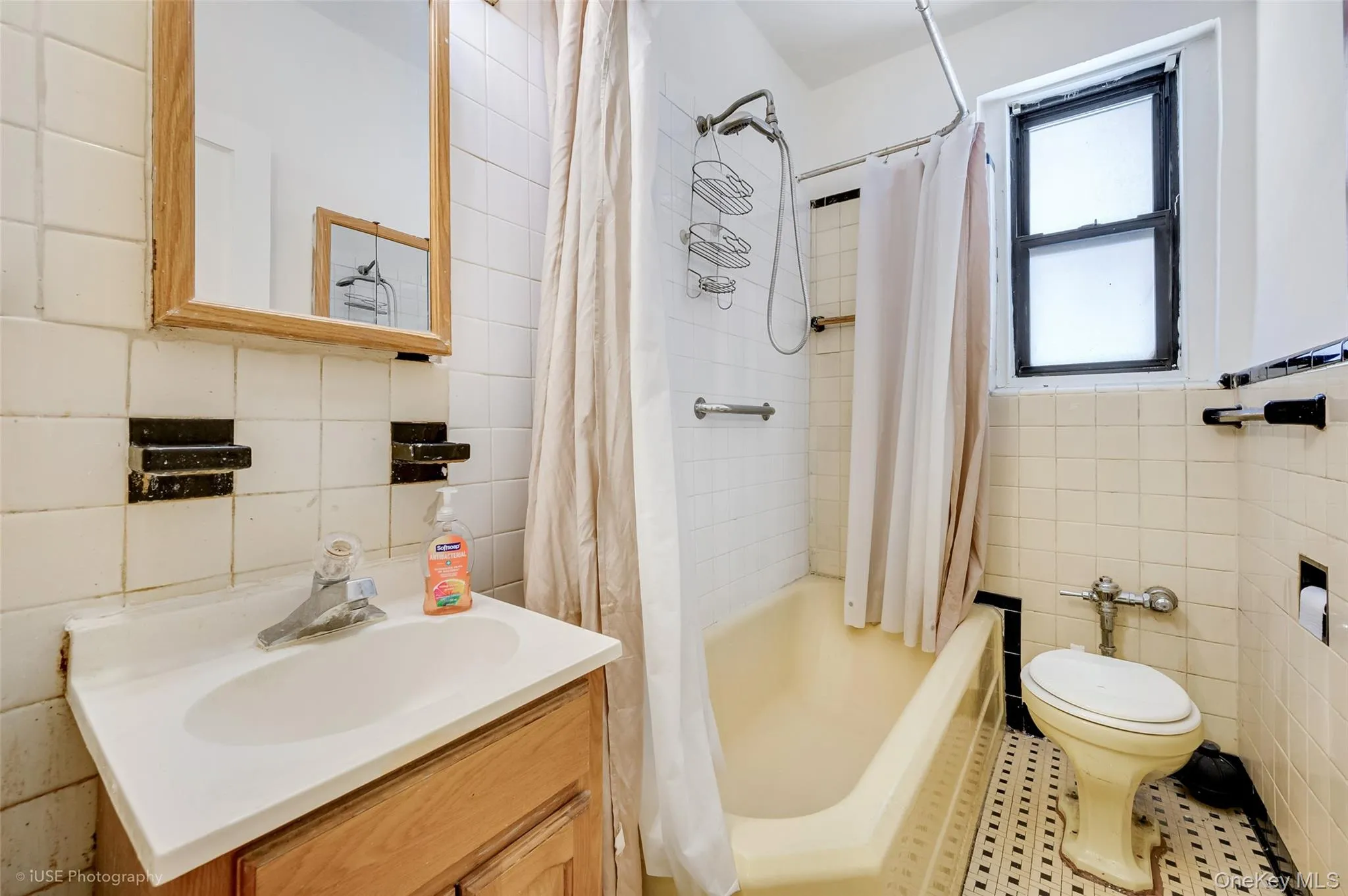 47-20 42nd Street, New York, NY, 3 Rooms Rooms,1 BathroomBathrooms,Residential,For Rent,42nd,0,959053 47-20 42nd Street, New York, NY, 3 Rooms Rooms,1 BathroomBathrooms,Residential,For Rent,42nd,0,959053