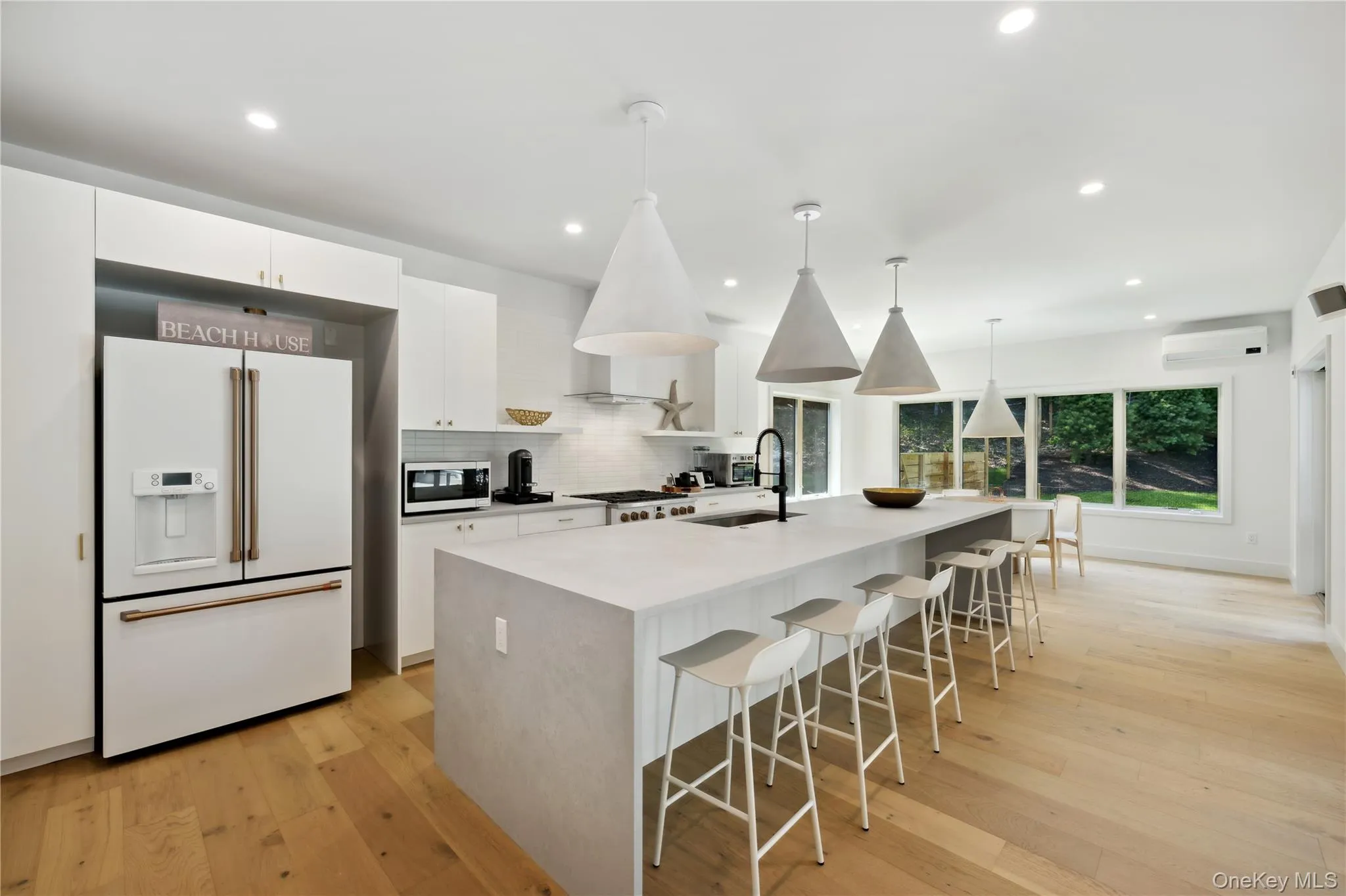19 Elm Lane, East Hampton, NY, 6 Bedrooms Bedrooms, 9 Rooms Rooms,4 BathroomsBathrooms,Residential Sale,For Rent,Elm,0,959062 19 Elm Lane, East Hampton, NY, 6 Bedrooms Bedrooms, 9 Rooms Rooms,4 BathroomsBathrooms,Residential Sale,For Rent,Elm,0,959062
