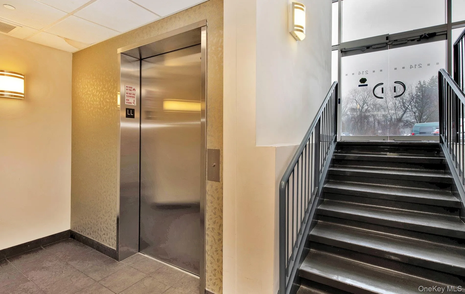 214 Wall Street, Huntington, NY, ,Commercial Lease,For Rent,Wall,0,959093 214 Wall Street, Huntington, NY, ,Commercial Lease,For Rent,Wall,0,959093