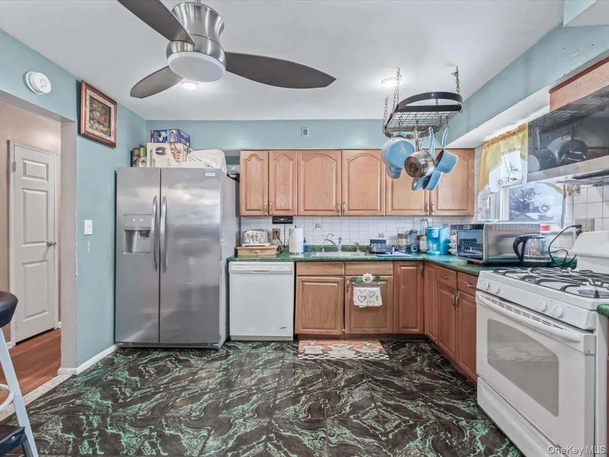 601 Chautauqua Avenue, Hempstead, NY, 3 Bedrooms Bedrooms, 11 Rooms Rooms,2 BathroomsBathrooms,Residential Sale,For Rent,Chautauqua,0,959141 601 Chautauqua Avenue, Hempstead, NY, 3 Bedrooms Bedrooms, 11 Rooms Rooms,2 BathroomsBathrooms,Residential Sale,For Rent,Chautauqua,0,959141