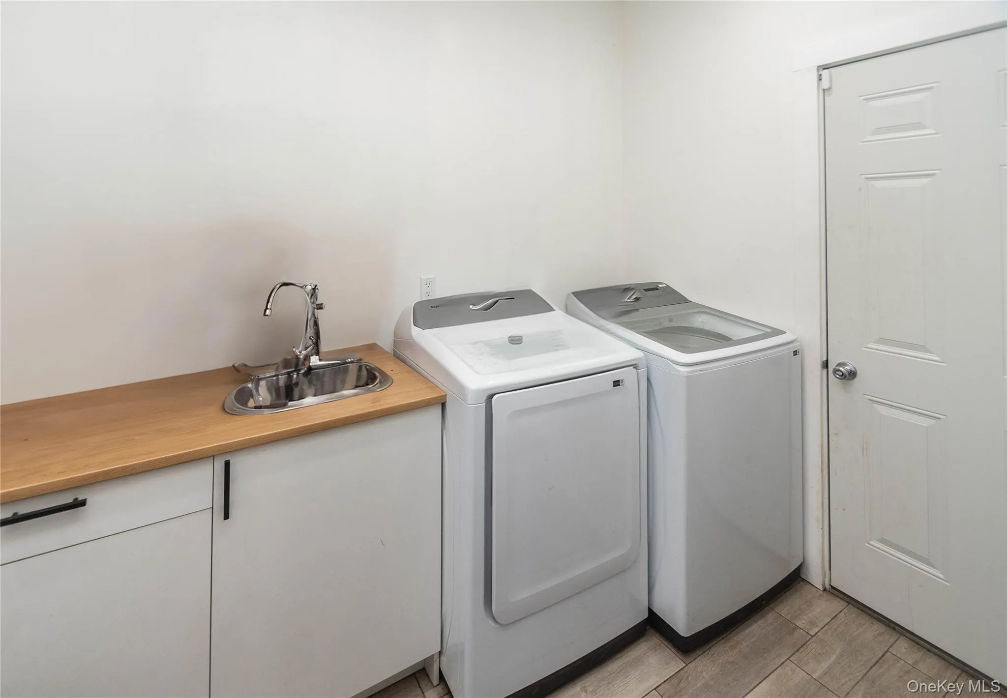 4 Lewis Lane, Mamakating, NY, 4 Bedrooms Bedrooms, 9 Rooms Rooms,2 BathroomsBathrooms,Residential Sale,For Rent,Lewis,0,959143 4 Lewis Lane, Mamakating, NY, 4 Bedrooms Bedrooms, 9 Rooms Rooms,2 BathroomsBathrooms,Residential Sale,For Rent,Lewis,0,959143