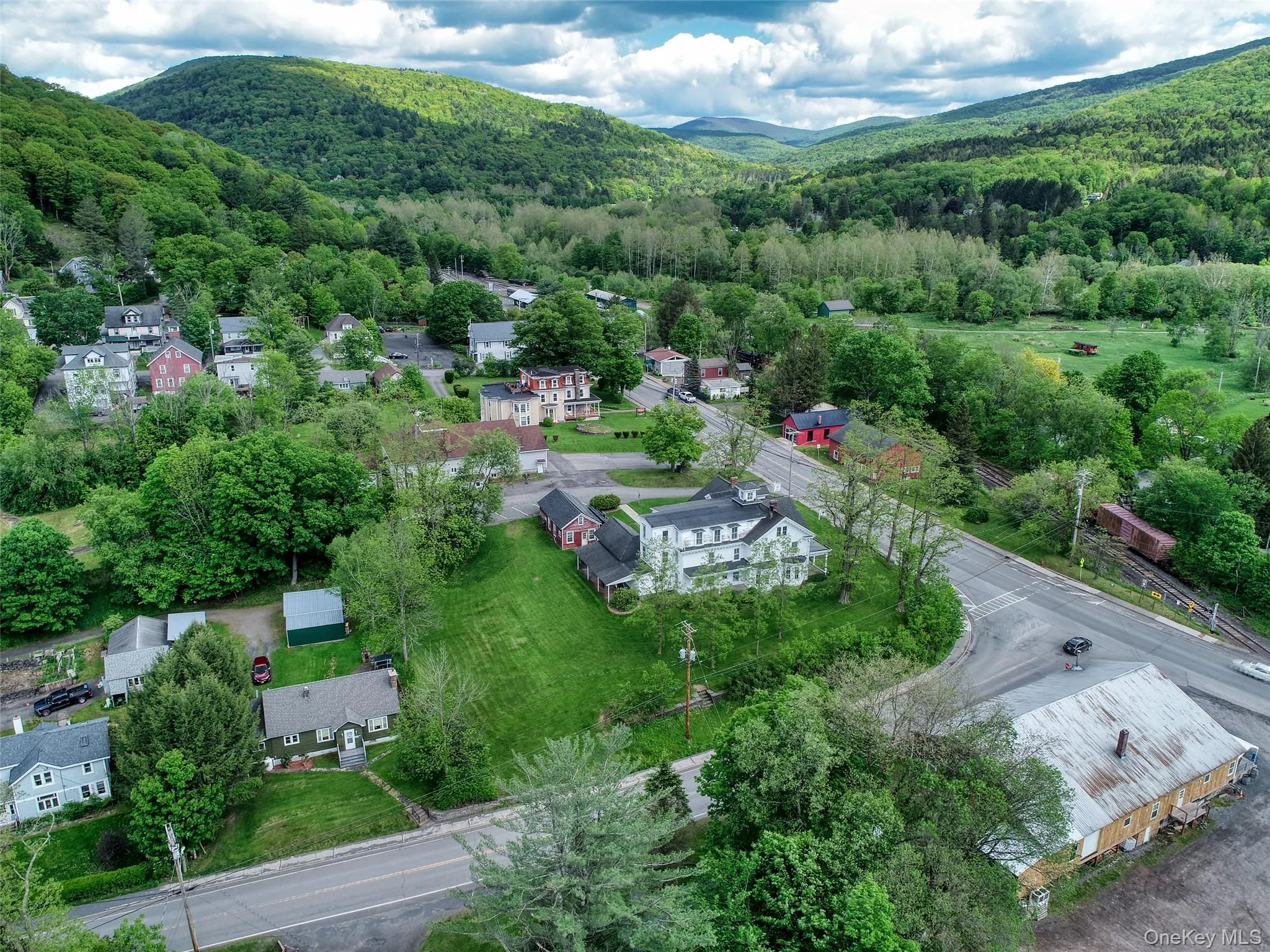43355 State Route 28, Middletown, NY, 6 Bedrooms Bedrooms, 12 Rooms Rooms,2 BathroomsBathrooms,Residential,For Rent,State Route 28,0,959162 43355 State Route 28, Middletown, NY, 6 Bedrooms Bedrooms, 12 Rooms Rooms,2 BathroomsBathrooms,Residential,For Rent,State Route 28,0,959162