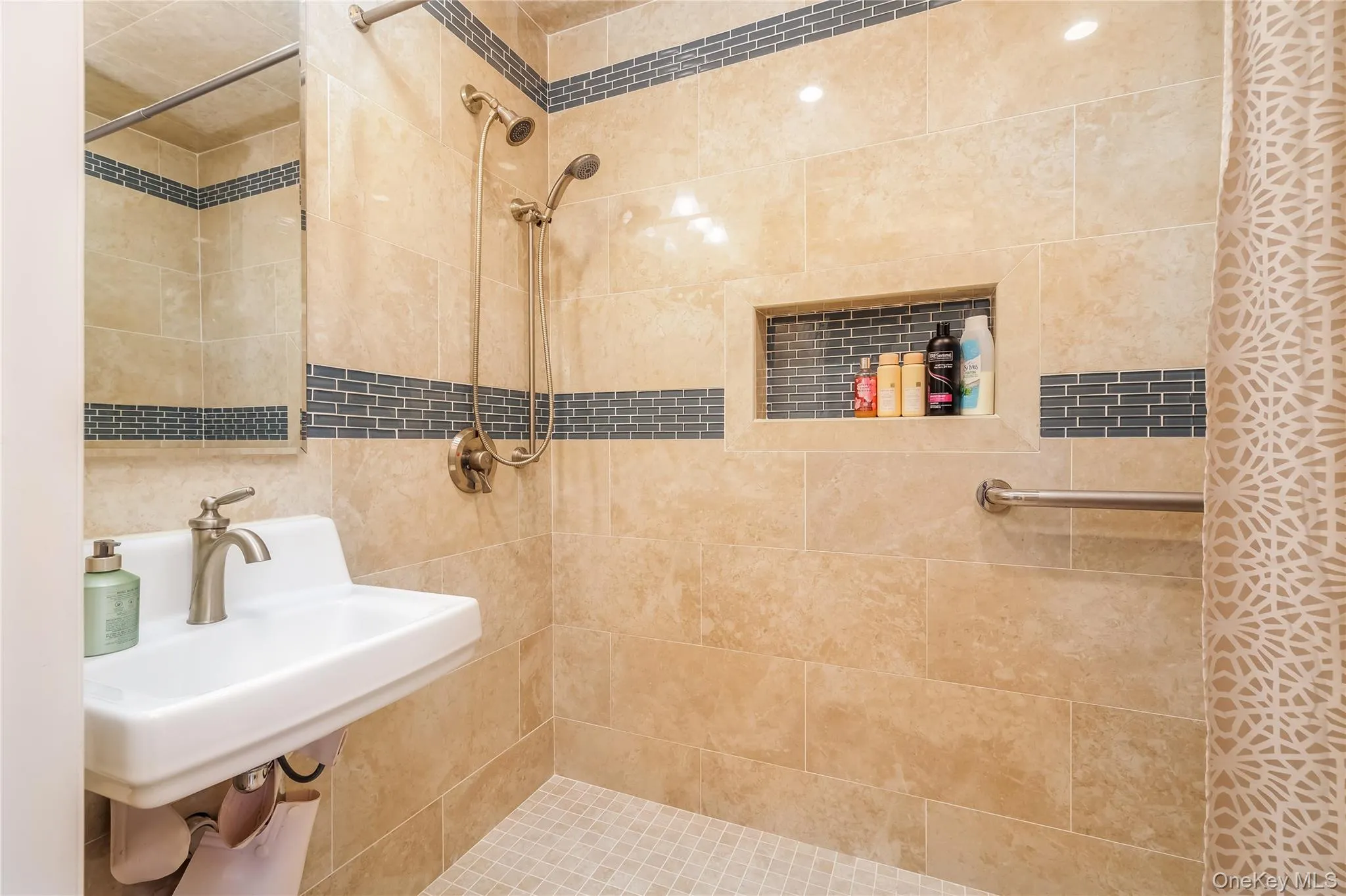 44 Frazer Drive, Huntington, NY, 4 Bedrooms Bedrooms, 8 Rooms Rooms,3 BathroomsBathrooms,Residential Lease,For Rent,Frazer,0,959163 44 Frazer Drive, Huntington, NY, 4 Bedrooms Bedrooms, 8 Rooms Rooms,3 BathroomsBathrooms,Residential Lease,For Rent,Frazer,0,959163