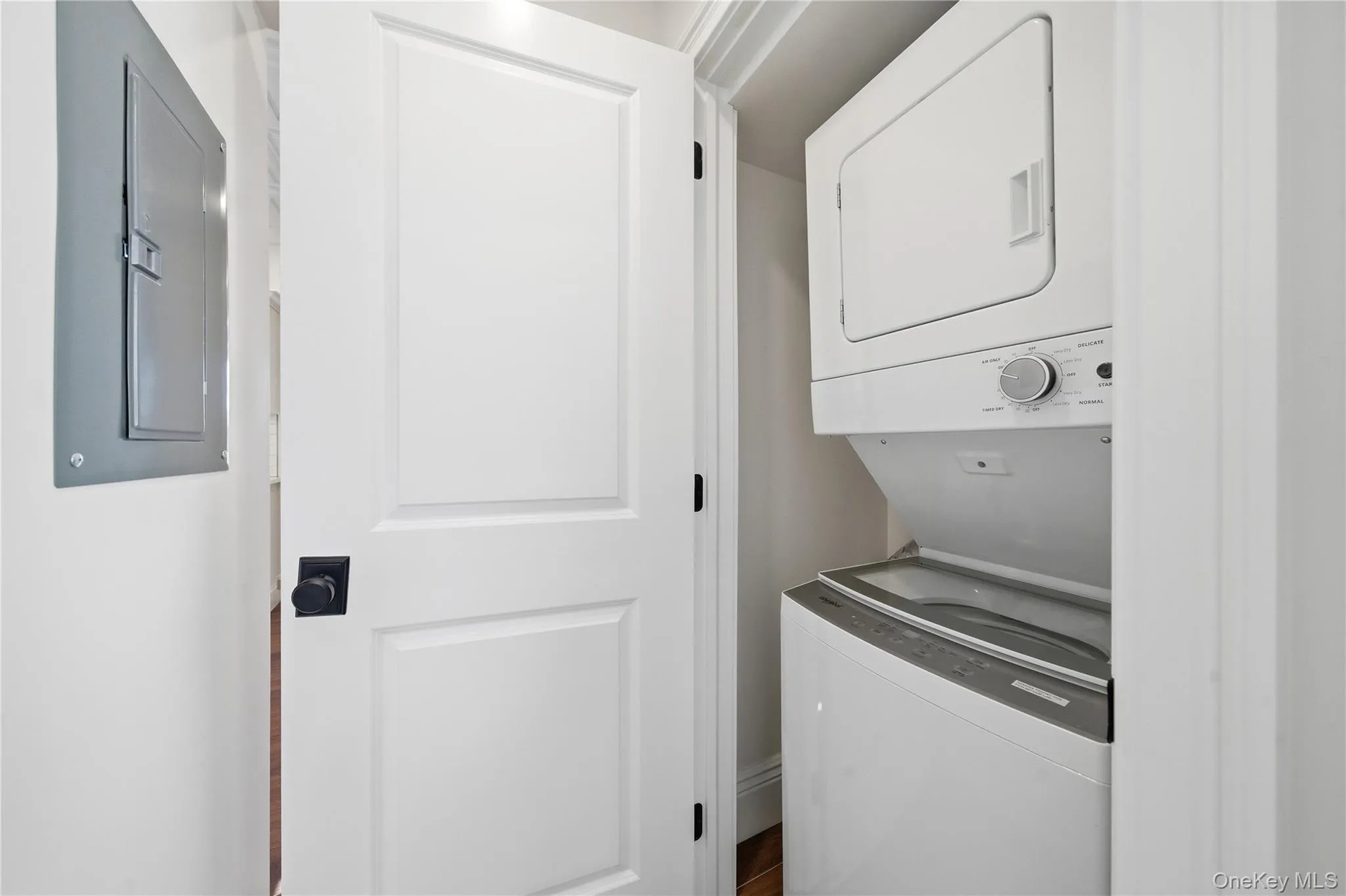 13 Hoffman Avenue, Babylon, NY, 2 Bedrooms Bedrooms, 4 Rooms Rooms,2 BathroomsBathrooms,Residential Lease,For Rent,Hoffman,0,959202 13 Hoffman Avenue, Babylon, NY, 2 Bedrooms Bedrooms, 4 Rooms Rooms,2 BathroomsBathrooms,Residential Lease,For Rent,Hoffman,0,959202