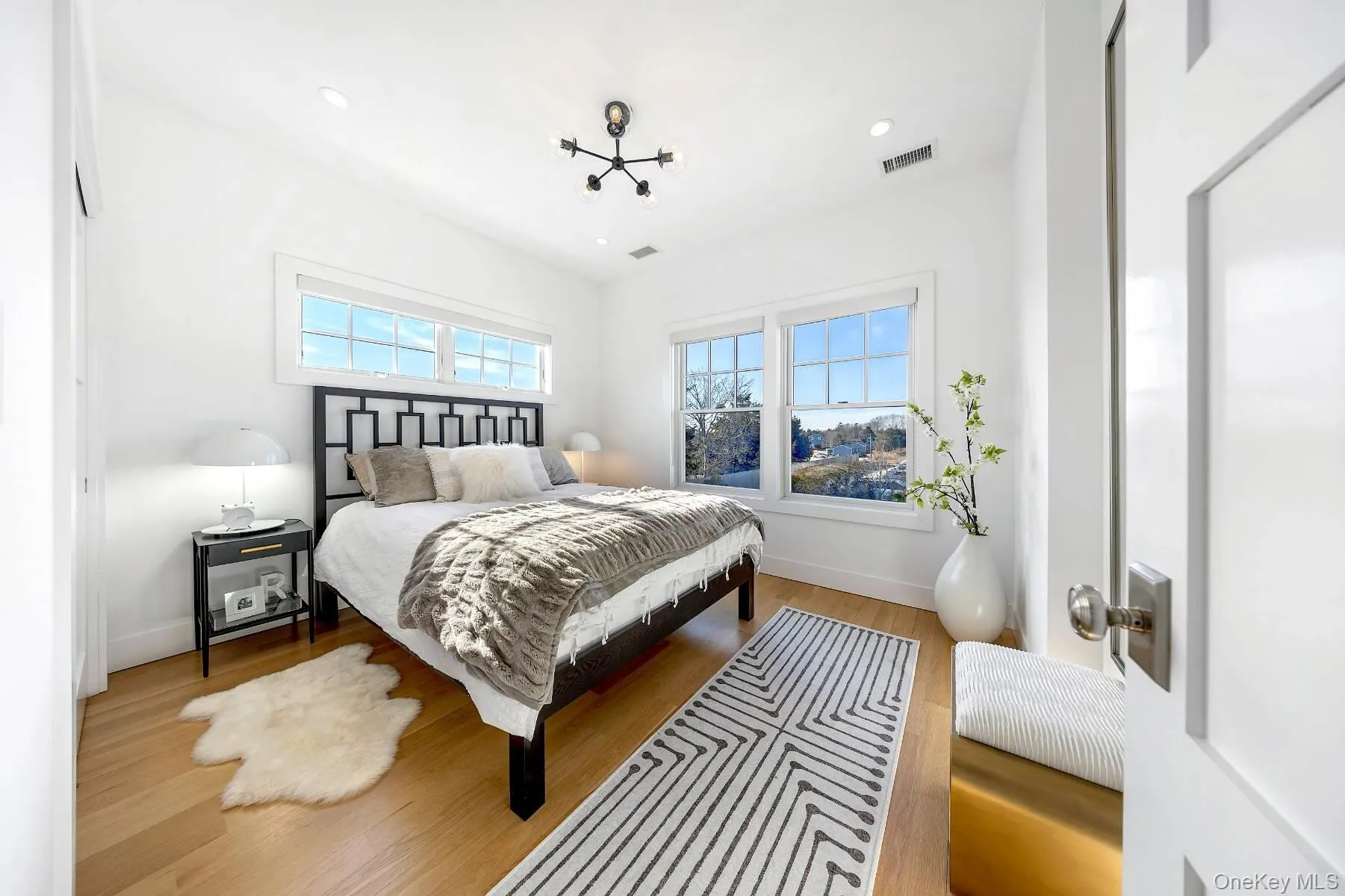 68 Foster Avenue, Southampton, NY, 2 Bedrooms Bedrooms, 3 Rooms Rooms,1 BathroomBathrooms,Residential,For Rent,Foster,0,959266 68 Foster Avenue, Southampton, NY, 2 Bedrooms Bedrooms, 3 Rooms Rooms,1 BathroomBathrooms,Residential,For Rent,Foster,0,959266