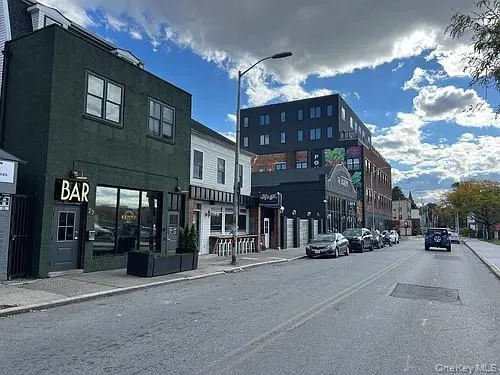 85 Cannon Street, Poughkeepsie, NY, 1 Bedroom Bedrooms, 7 Rooms Rooms,2 BathroomsBathrooms,Residential Lease,For Rent,Cannon,0,959304 85 Cannon Street, Poughkeepsie, NY, 1 Bedroom Bedrooms, 7 Rooms Rooms,2 BathroomsBathrooms,Residential Lease,For Rent,Cannon,0,959304