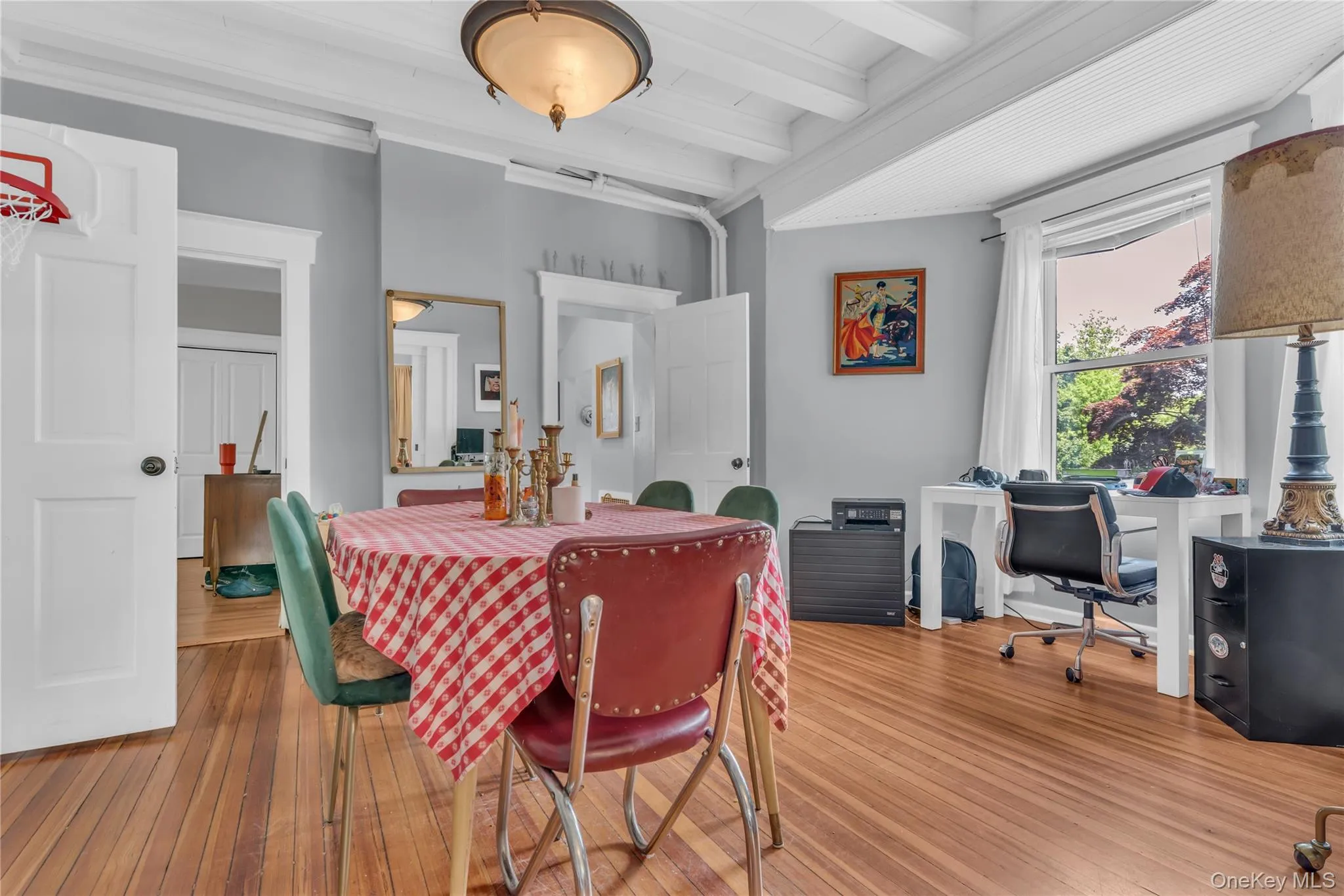 Previous tenant's furniture Previous tenant's furniture