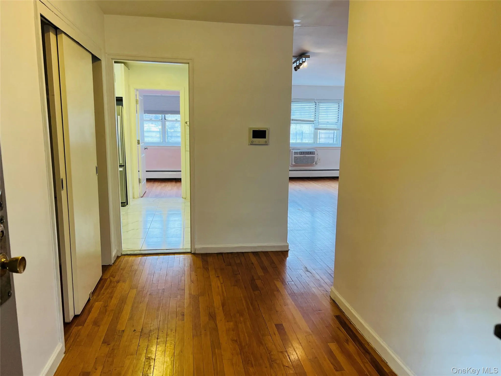 99-10 60th Avenue, New York, NY, 1 Bedroom Bedrooms, 4 Rooms Rooms,1 BathroomBathrooms,Residential,For Rent,60th,0,959389 99-10 60th Avenue, New York, NY, 1 Bedroom Bedrooms, 4 Rooms Rooms,1 BathroomBathrooms,Residential,For Rent,60th,0,959389