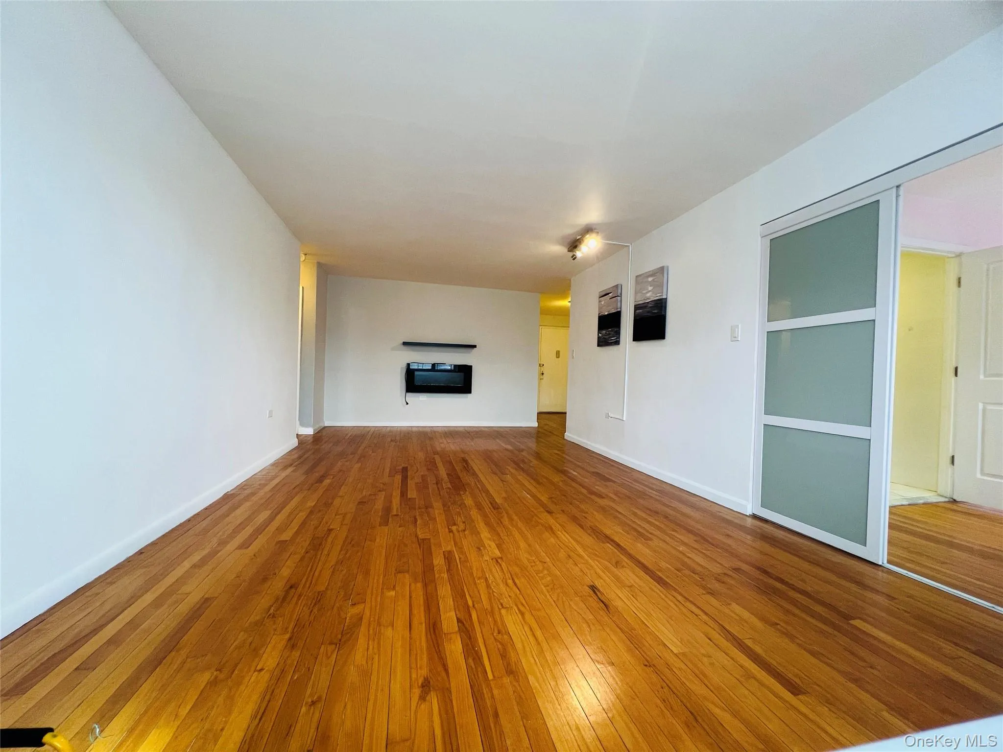 99-10 60th Avenue, New York, NY, 1 Bedroom Bedrooms, 4 Rooms Rooms,1 BathroomBathrooms,Residential,For Rent,60th,0,959389 99-10 60th Avenue, New York, NY, 1 Bedroom Bedrooms, 4 Rooms Rooms,1 BathroomBathrooms,Residential,For Rent,60th,0,959389
