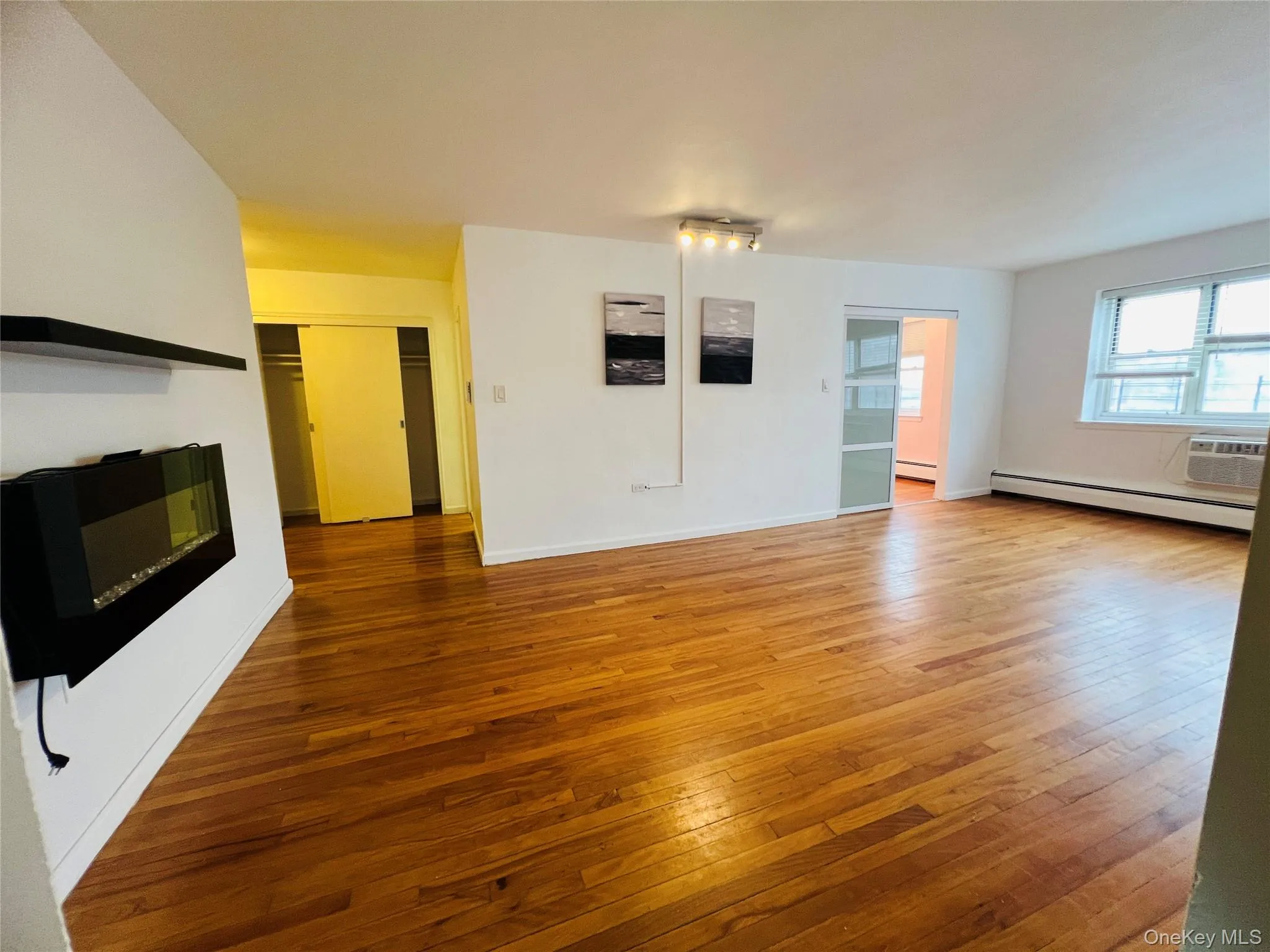99-10 60th Avenue, New York, NY, 1 Bedroom Bedrooms, 4 Rooms Rooms,1 BathroomBathrooms,Residential,For Rent,60th,0,959389 99-10 60th Avenue, New York, NY, 1 Bedroom Bedrooms, 4 Rooms Rooms,1 BathroomBathrooms,Residential,For Rent,60th,0,959389