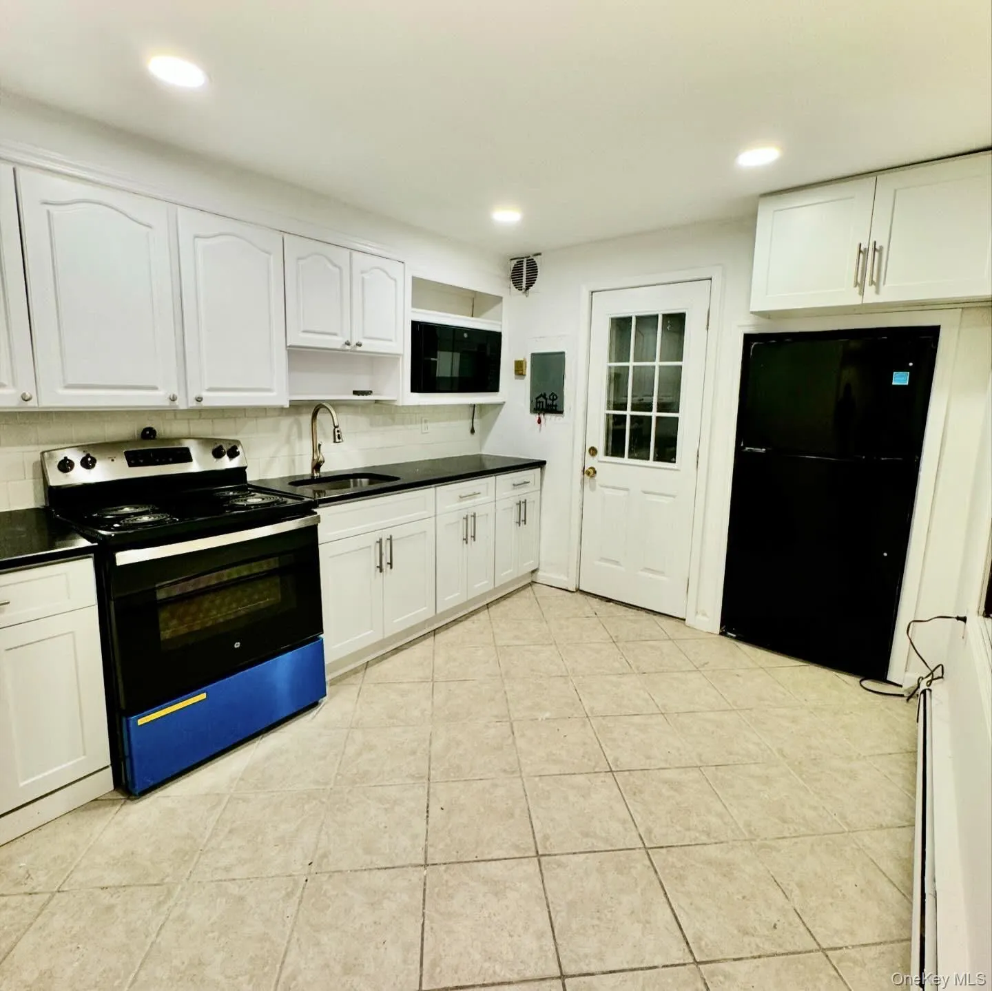 11 Blue Spruce Road, Hempstead, NY, 5 Bedrooms Bedrooms, 7 Rooms Rooms,2 BathroomsBathrooms,Residential Lease,For Rent,Blue Spruce,0,959405 11 Blue Spruce Road, Hempstead, NY, 5 Bedrooms Bedrooms, 7 Rooms Rooms,2 BathroomsBathrooms,Residential Lease,For Rent,Blue Spruce,0,959405