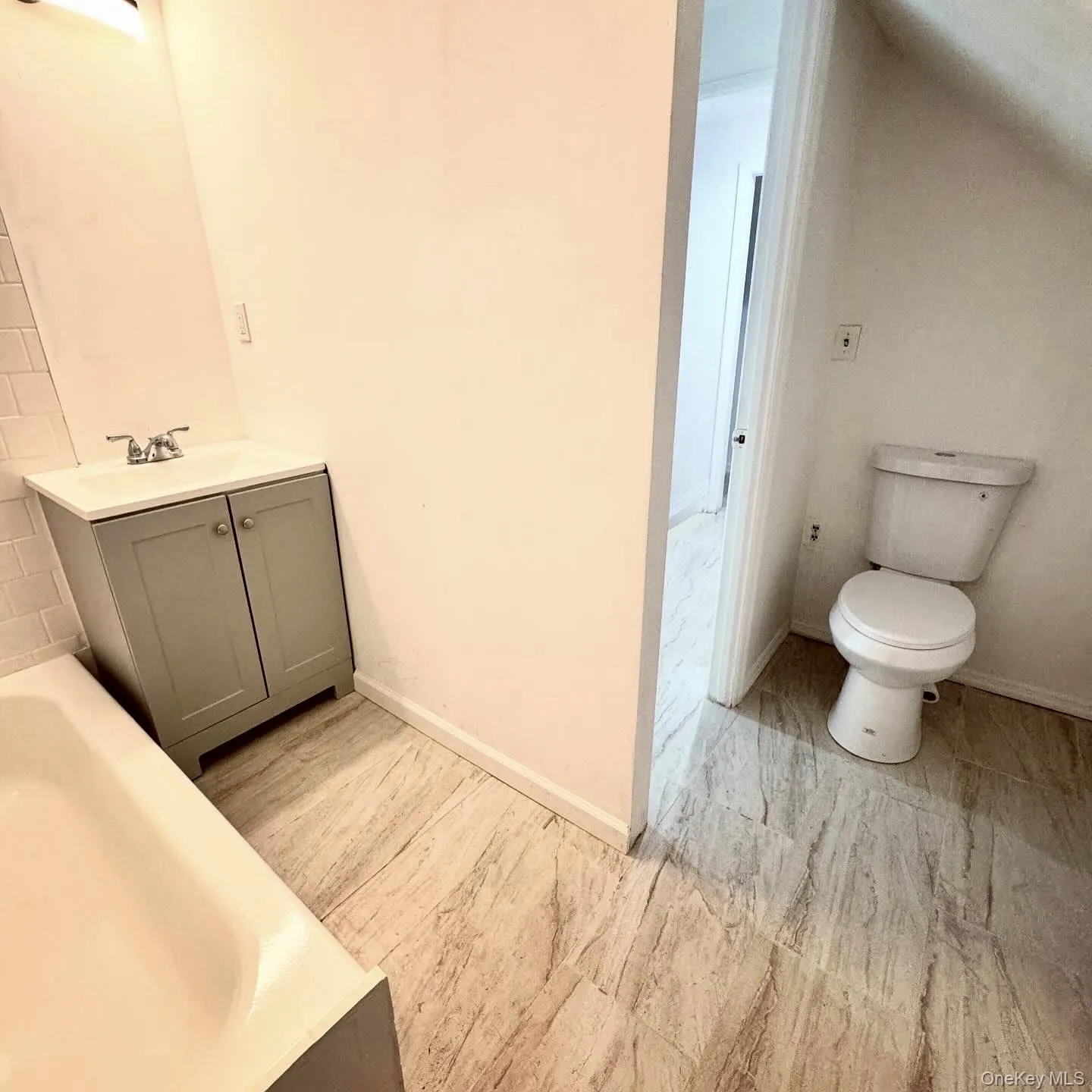 11 Blue Spruce Road, Hempstead, NY, 5 Bedrooms Bedrooms, 7 Rooms Rooms,2 BathroomsBathrooms,Residential Lease,For Rent,Blue Spruce,0,959405 11 Blue Spruce Road, Hempstead, NY, 5 Bedrooms Bedrooms, 7 Rooms Rooms,2 BathroomsBathrooms,Residential Lease,For Rent,Blue Spruce,0,959405