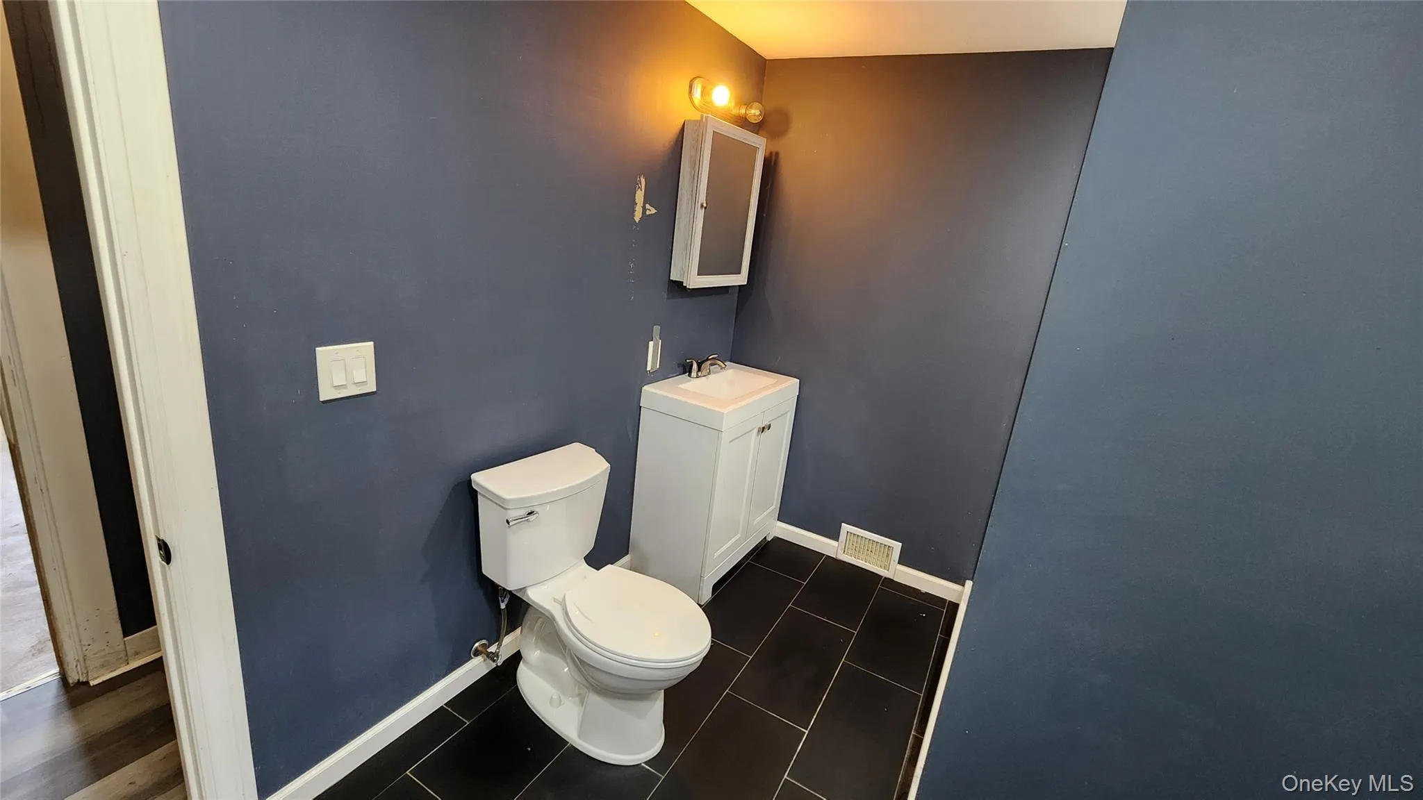 200 Oak Avenue, Southampton, NY, 2 Bedrooms Bedrooms, 7 Rooms Rooms,2 BathroomsBathrooms,Residential,For Rent,Oak,0,959442 200 Oak Avenue, Southampton, NY, 2 Bedrooms Bedrooms, 7 Rooms Rooms,2 BathroomsBathrooms,Residential,For Rent,Oak,0,959442