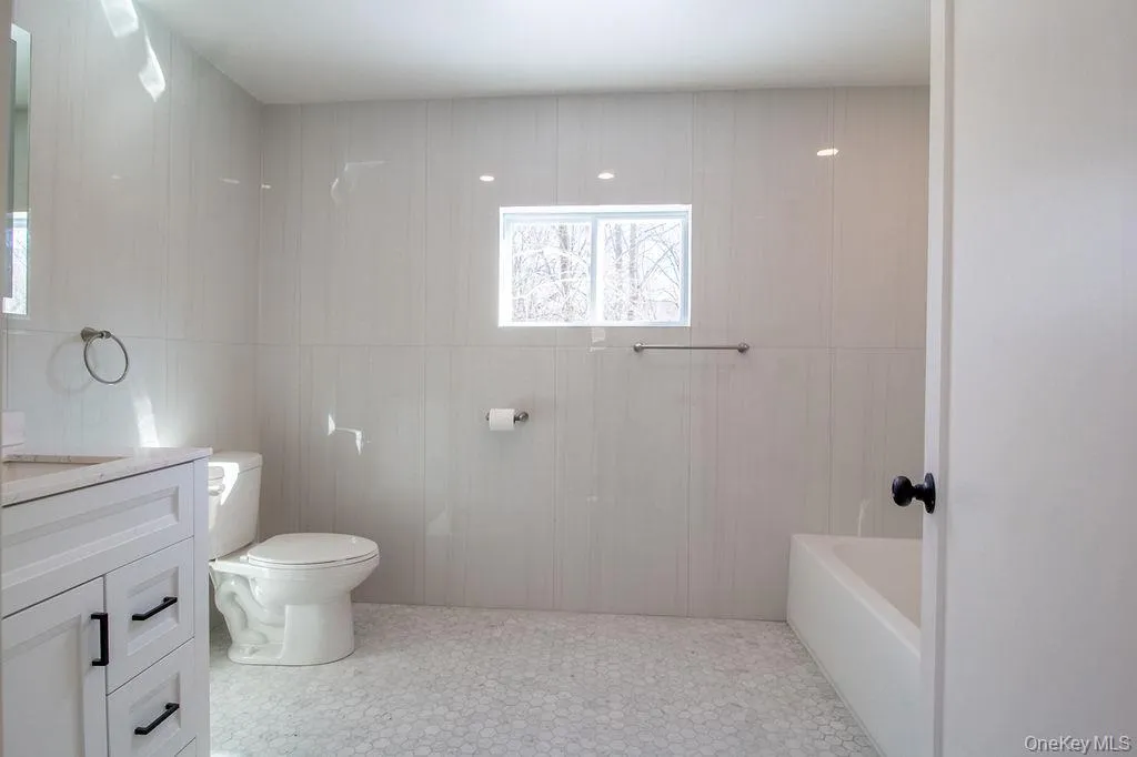 18 State Route 55, Wawarsing, NY, 4 Bedrooms Bedrooms, 6 Rooms Rooms,2 BathroomsBathrooms,Residential,For Rent,State Route 55,0,959445 18 State Route 55, Wawarsing, NY, 4 Bedrooms Bedrooms, 6 Rooms Rooms,2 BathroomsBathrooms,Residential,For Rent,State Route 55,0,959445
