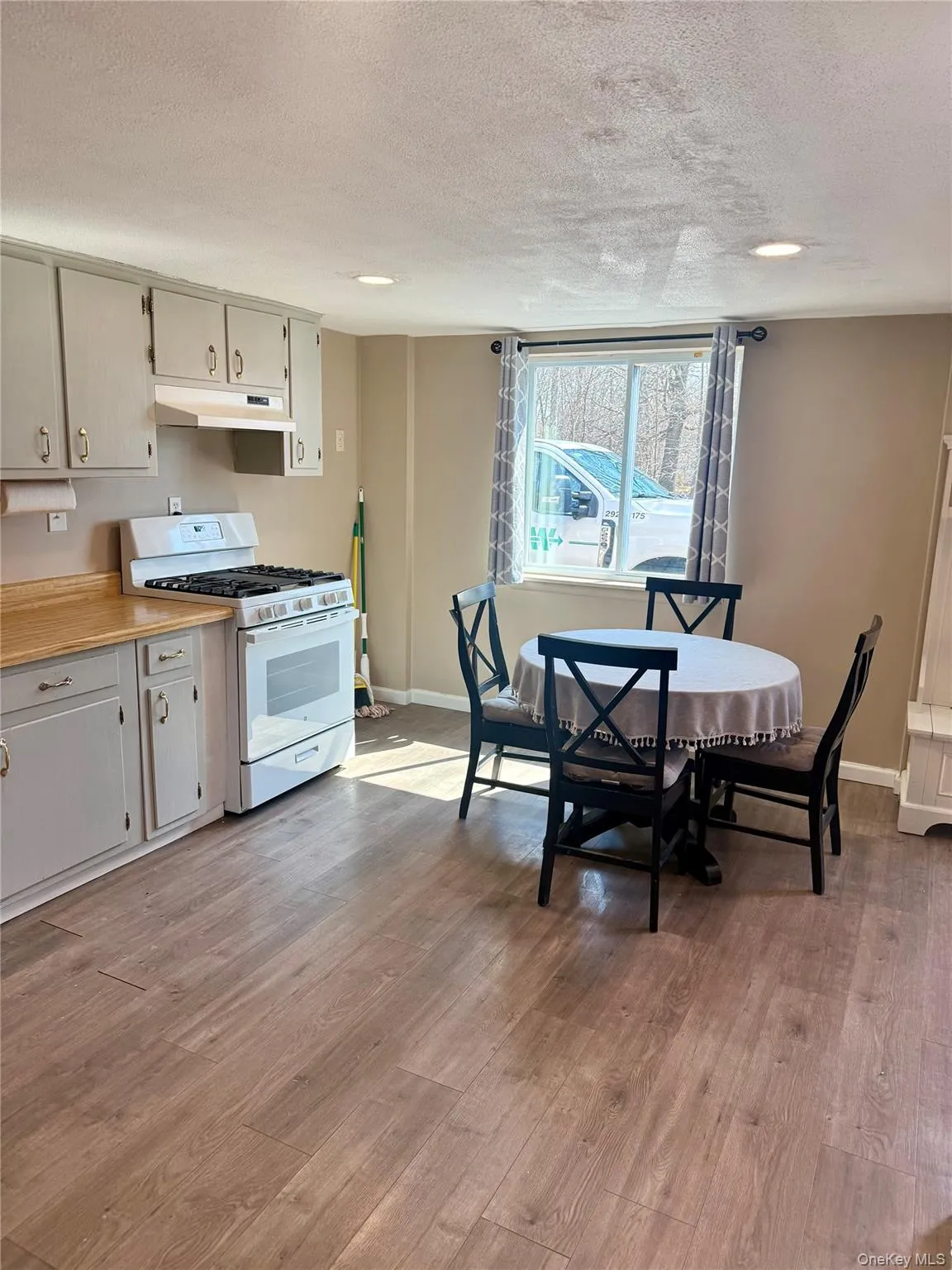 14 Alary Road, Beekman, NY, 1 Bedroom Bedrooms, 5 Rooms Rooms,1 BathroomBathrooms,Residential Lease,For Rent,Alary,0,959484 14 Alary Road, Beekman, NY, 1 Bedroom Bedrooms, 5 Rooms Rooms,1 BathroomBathrooms,Residential Lease,For Rent,Alary,0,959484