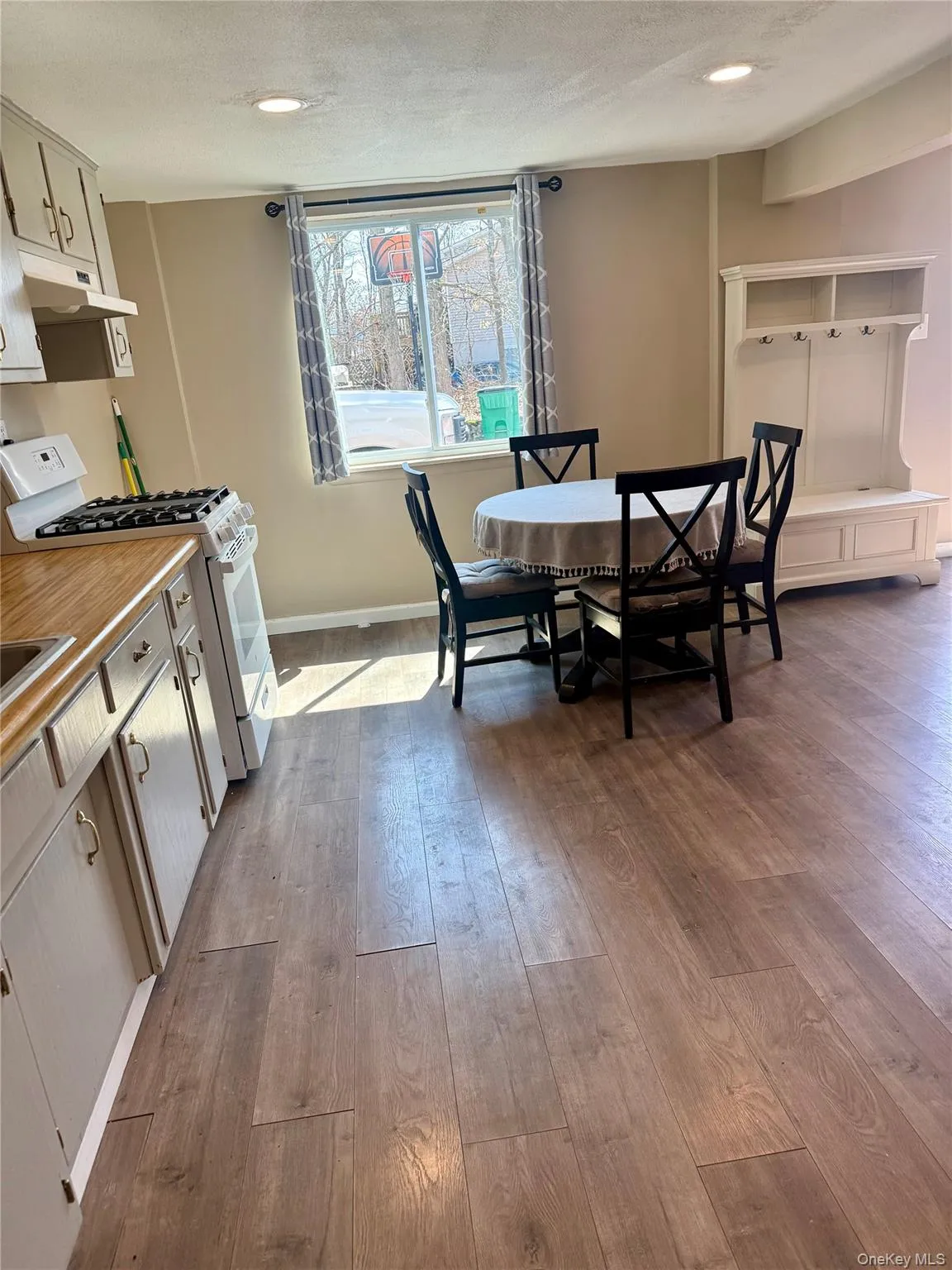 14 Alary Road, Beekman, NY, 1 Bedroom Bedrooms, 5 Rooms Rooms,1 BathroomBathrooms,Residential Lease,For Rent,Alary,0,959484 14 Alary Road, Beekman, NY, 1 Bedroom Bedrooms, 5 Rooms Rooms,1 BathroomBathrooms,Residential Lease,For Rent,Alary,0,959484