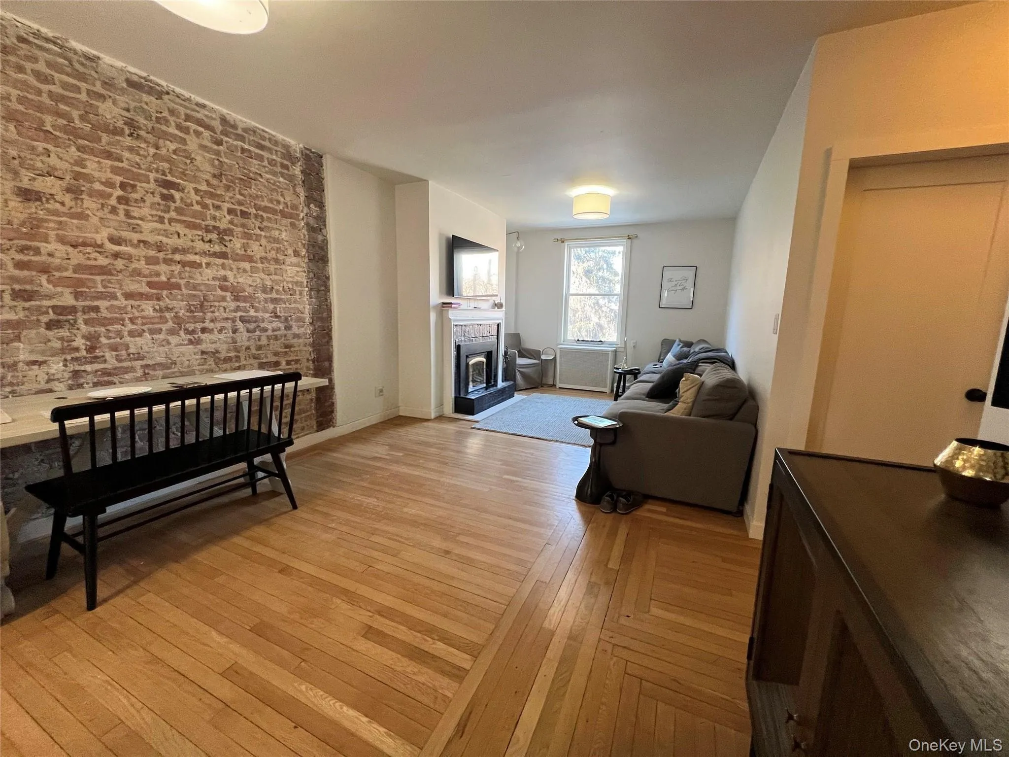 Living room/Dining area Living room/Dining area