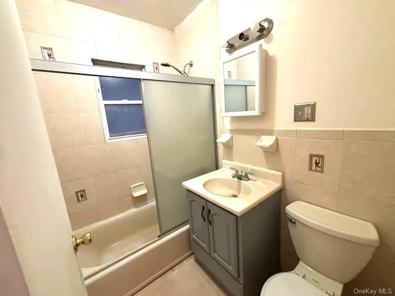238-23 148th Drive, New York, NY, 3 Bedrooms Bedrooms, 5 Rooms Rooms,1 BathroomBathrooms,Residential Lease,For Rent,148th,0,959494 238-23 148th Drive, New York, NY, 3 Bedrooms Bedrooms, 5 Rooms Rooms,1 BathroomBathrooms,Residential Lease,For Rent,148th,0,959494