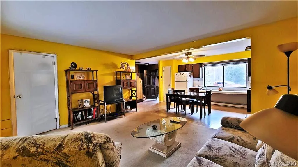 52 Medallion Road, Thompson, NY, 3 Bedrooms Bedrooms, 6 Rooms Rooms,1 BathroomBathrooms,Residential Lease,For Rent,Medallion,0,959497 52 Medallion Road, Thompson, NY, 3 Bedrooms Bedrooms, 6 Rooms Rooms,1 BathroomBathrooms,Residential Lease,For Rent,Medallion,0,959497