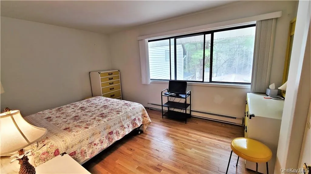 52 Medallion Road, Thompson, NY, 3 Bedrooms Bedrooms, 6 Rooms Rooms,1 BathroomBathrooms,Residential Lease,For Rent,Medallion,0,959497 52 Medallion Road, Thompson, NY, 3 Bedrooms Bedrooms, 6 Rooms Rooms,1 BathroomBathrooms,Residential Lease,For Rent,Medallion,0,959497