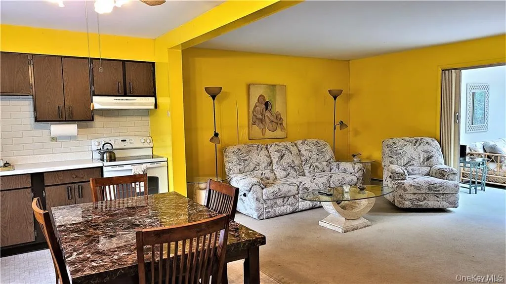 52 Medallion Road, Thompson, NY, 3 Bedrooms Bedrooms, 6 Rooms Rooms,1 BathroomBathrooms,Residential Lease,For Rent,Medallion,0,959497 52 Medallion Road, Thompson, NY, 3 Bedrooms Bedrooms, 6 Rooms Rooms,1 BathroomBathrooms,Residential Lease,For Rent,Medallion,0,959497