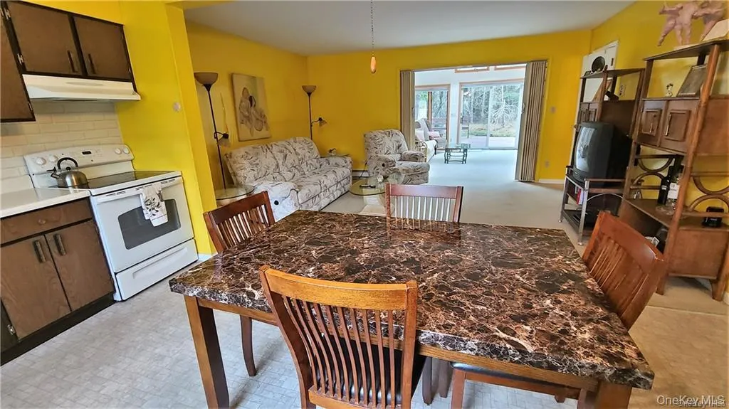 52 Medallion Road, Thompson, NY, 3 Bedrooms Bedrooms, 6 Rooms Rooms,1 BathroomBathrooms,Residential Lease,For Rent,Medallion,0,959497 52 Medallion Road, Thompson, NY, 3 Bedrooms Bedrooms, 6 Rooms Rooms,1 BathroomBathrooms,Residential Lease,For Rent,Medallion,0,959497