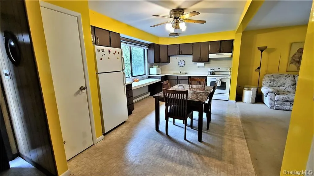 52 Medallion Road, Thompson, NY, 3 Bedrooms Bedrooms, 6 Rooms Rooms,1 BathroomBathrooms,Residential Lease,For Rent,Medallion,0,959497 52 Medallion Road, Thompson, NY, 3 Bedrooms Bedrooms, 6 Rooms Rooms,1 BathroomBathrooms,Residential Lease,For Rent,Medallion,0,959497