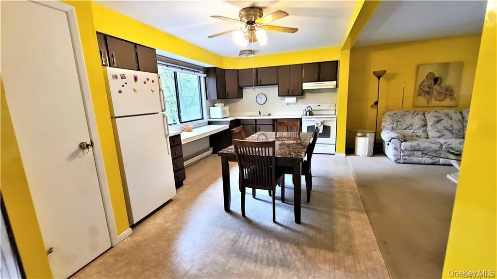 52 Medallion Road, Thompson, NY, 3 Bedrooms Bedrooms, 6 Rooms Rooms,1 BathroomBathrooms,Residential Lease,For Rent,Medallion,0,959497 52 Medallion Road, Thompson, NY, 3 Bedrooms Bedrooms, 6 Rooms Rooms,1 BathroomBathrooms,Residential Lease,For Rent,Medallion,0,959497