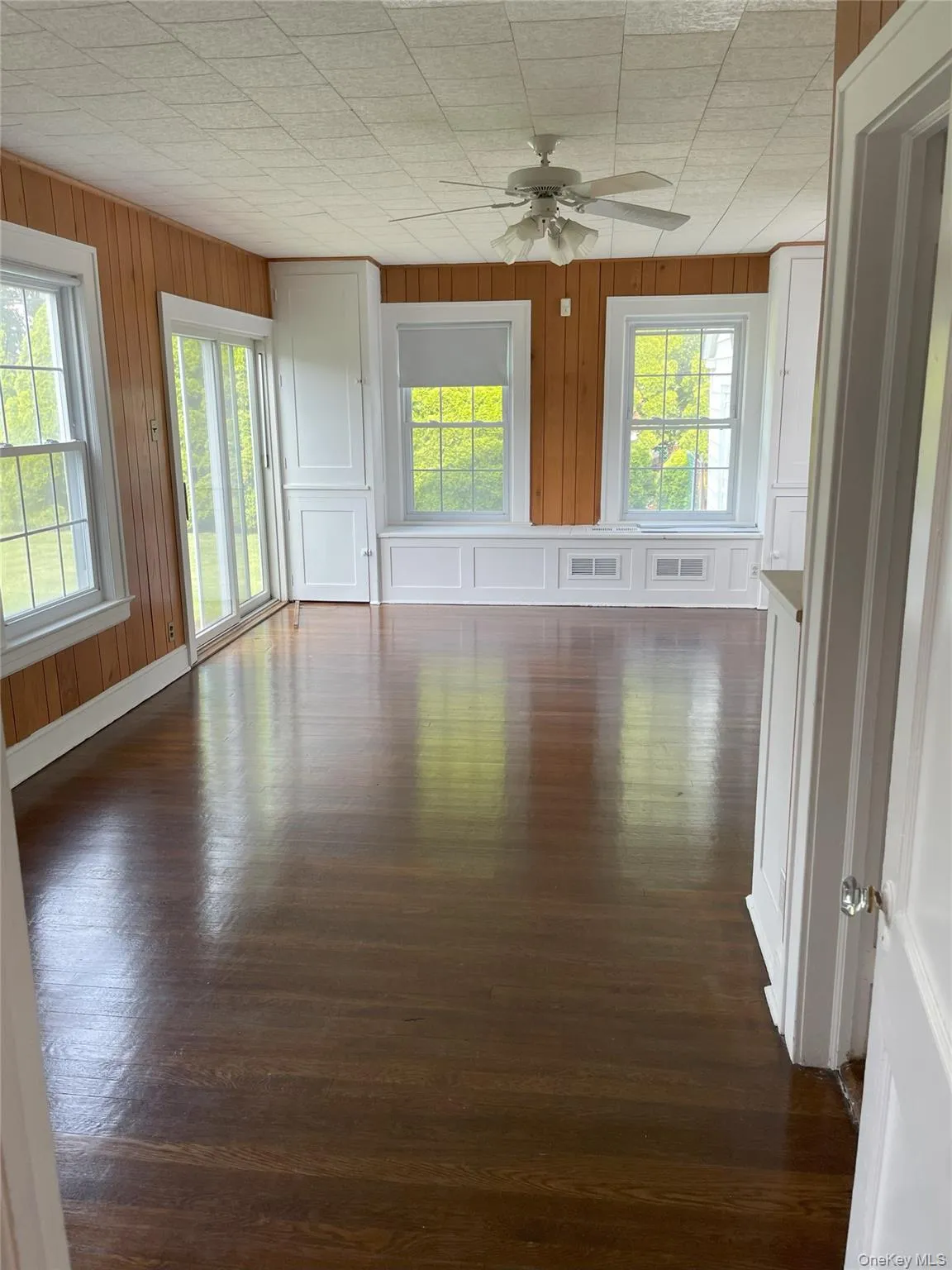 56 Nassau Boulevard, Hempstead, NY, 6 Bedrooms Bedrooms, 13 Rooms Rooms,6 BathroomsBathrooms,Residential Lease,For Rent,Nassau,0,959502 56 Nassau Boulevard, Hempstead, NY, 6 Bedrooms Bedrooms, 13 Rooms Rooms,6 BathroomsBathrooms,Residential Lease,For Rent,Nassau,0,959502