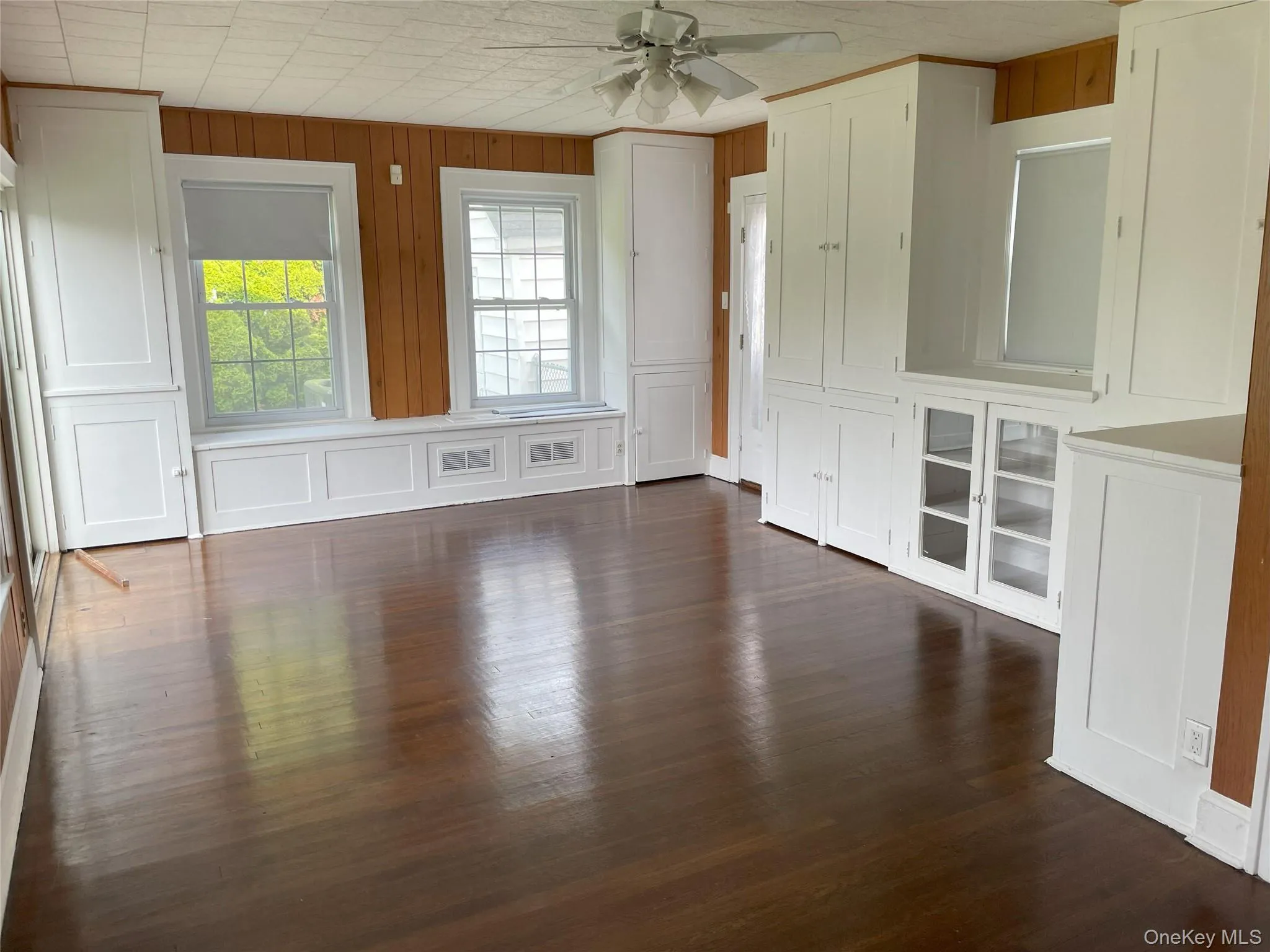 56 Nassau Boulevard, Hempstead, NY, 6 Bedrooms Bedrooms, 13 Rooms Rooms,6 BathroomsBathrooms,Residential Lease,For Rent,Nassau,0,959502 56 Nassau Boulevard, Hempstead, NY, 6 Bedrooms Bedrooms, 13 Rooms Rooms,6 BathroomsBathrooms,Residential Lease,For Rent,Nassau,0,959502