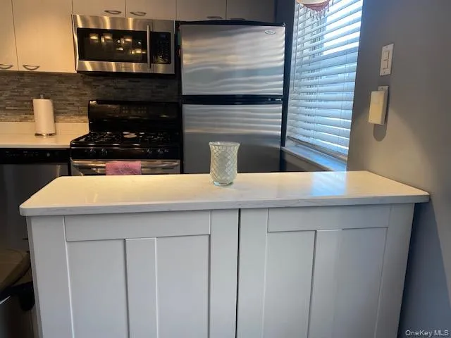 245-17 76th Avenue, New York, NY, 1 Bedroom Bedrooms, 4 Rooms Rooms,1 BathroomBathrooms,Residential,For Rent,76th,0,KEY959507 245-17 76th Avenue, New York, NY, 1 Bedroom Bedrooms, 4 Rooms Rooms,1 BathroomBathrooms,Residential,For Rent,76th,0,KEY959507