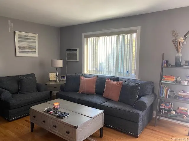 245-17 76th Avenue, New York, NY, 1 Bedroom Bedrooms, 4 Rooms Rooms,1 BathroomBathrooms,Residential,For Rent,76th,0,KEY959507 245-17 76th Avenue, New York, NY, 1 Bedroom Bedrooms, 4 Rooms Rooms,1 BathroomBathrooms,Residential,For Rent,76th,0,KEY959507